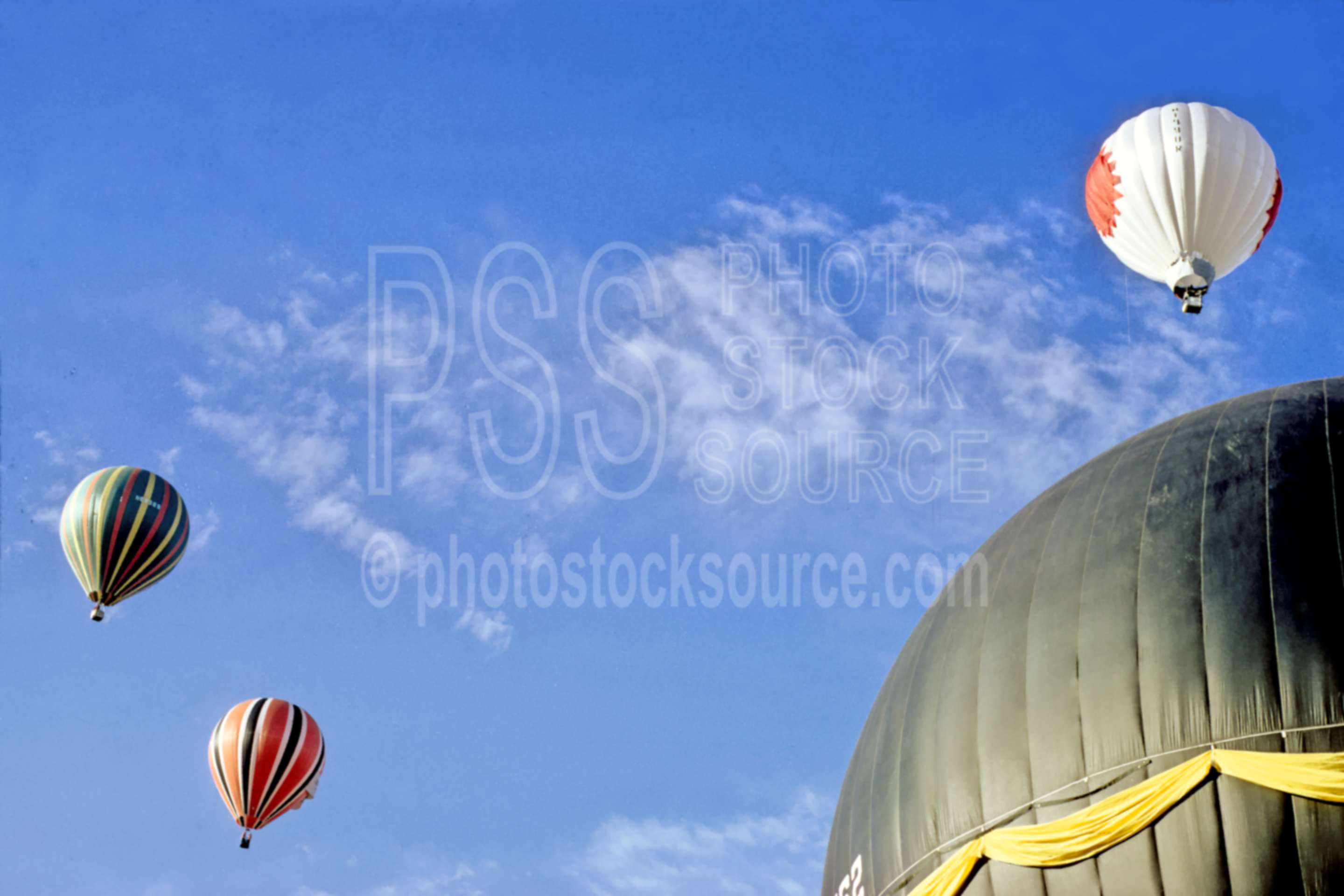 Balloons Lifting Off,flight,hot air balloon,aeronautics,usas
