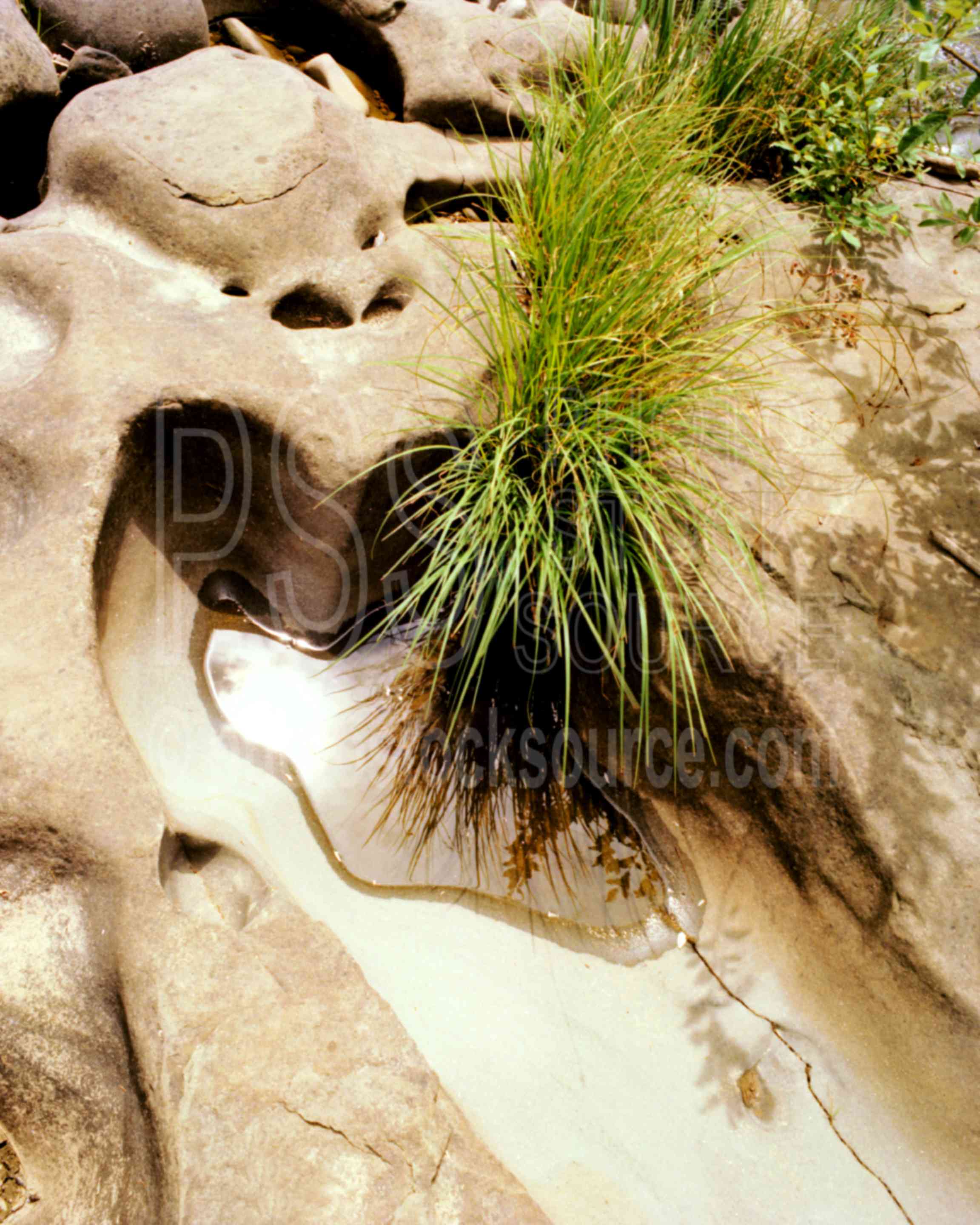 Smith River Rocks,bedrock,smith river,usas,lakes rivers