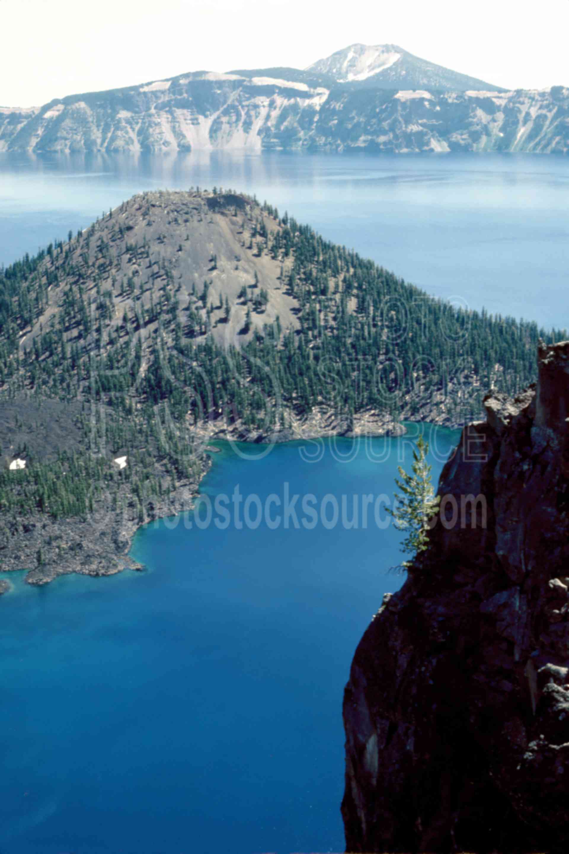 Wizard Island, Mount Scott,mount scott,wizard island,caldera,usas,national park,nature