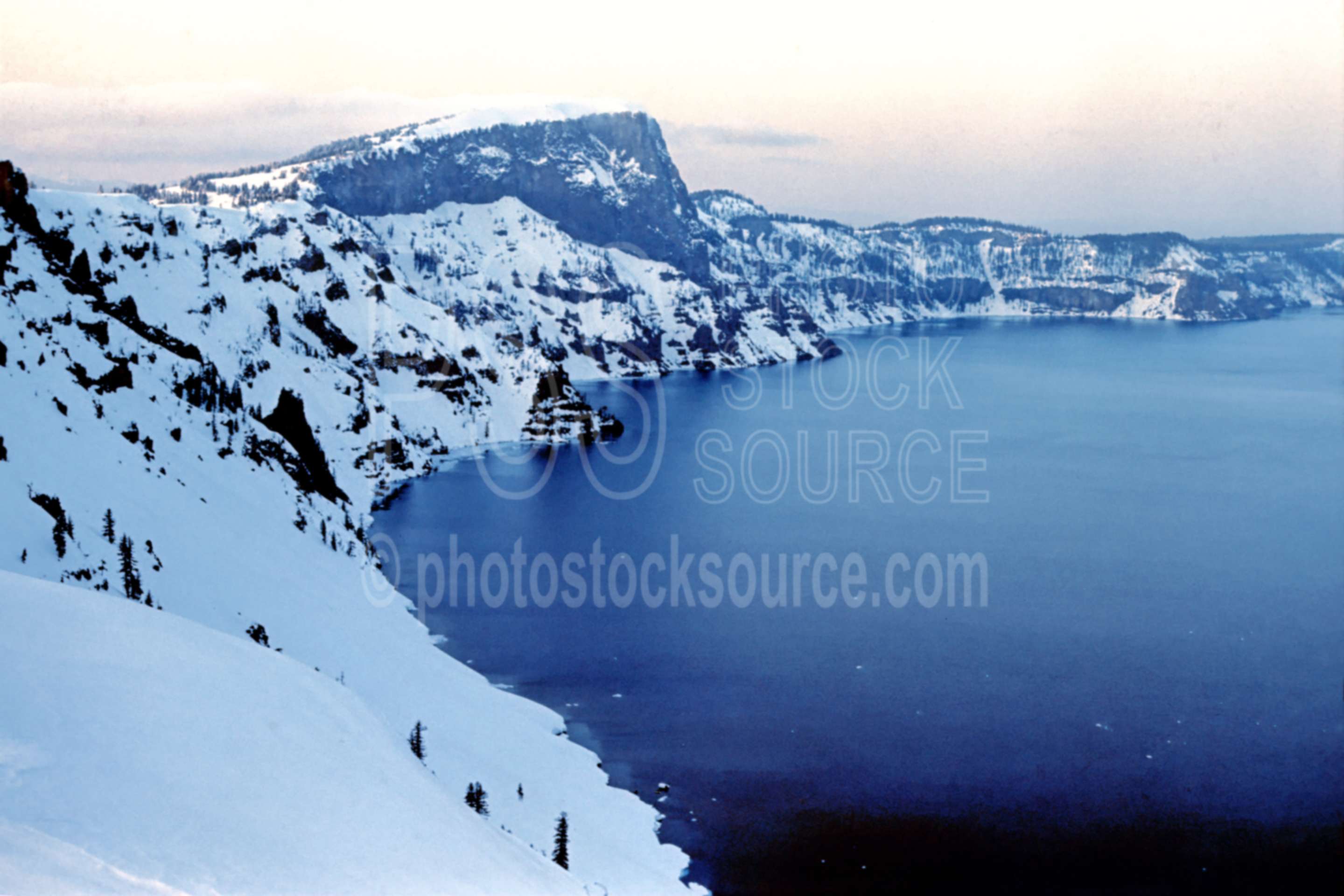 Crater Lake,llao rock,snow,winter,season,usas,lakes rivers,national park,nature