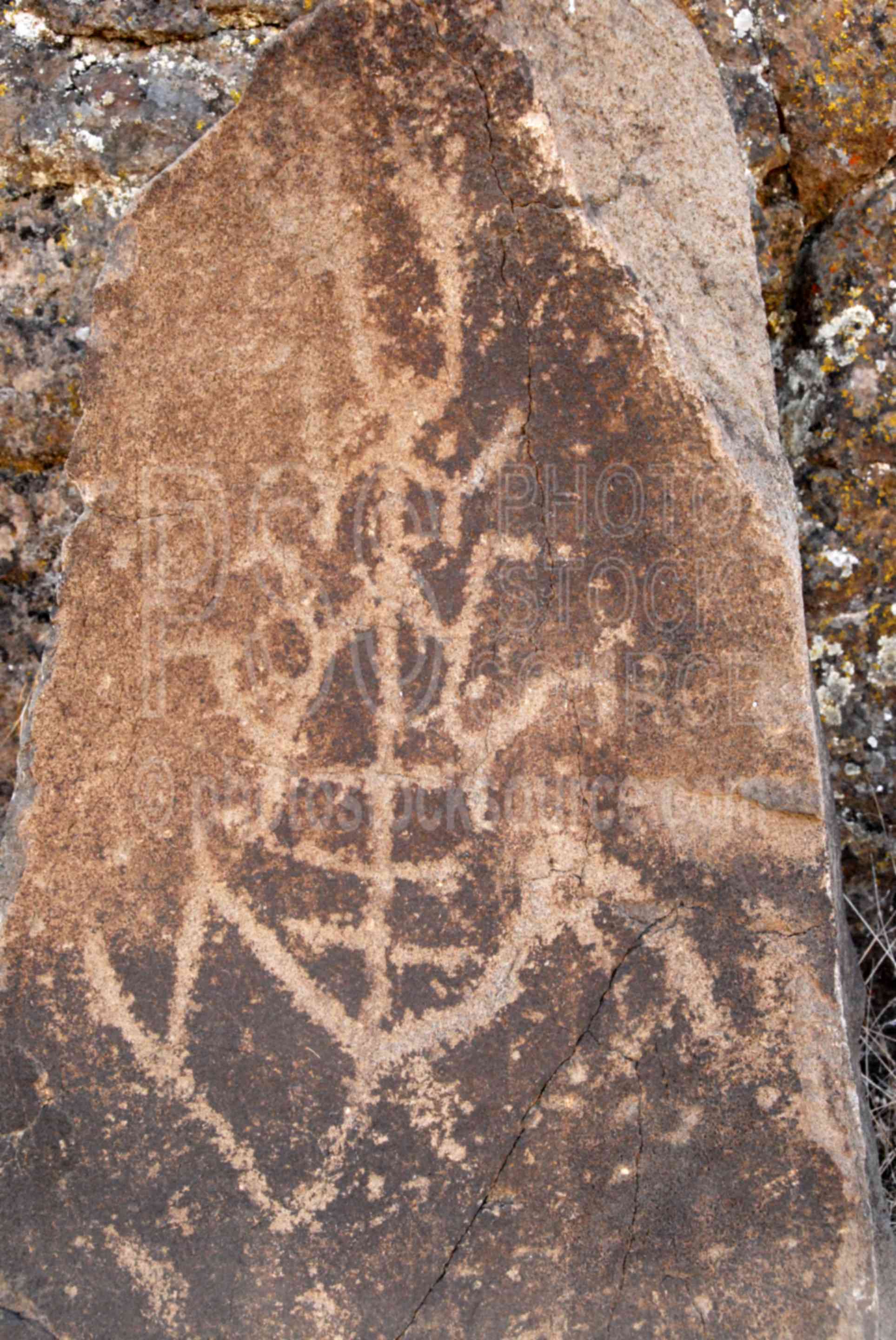Horsethief Lake Petroglyphs,indian art,rock inscriptions,native art,lakes rivers,native american