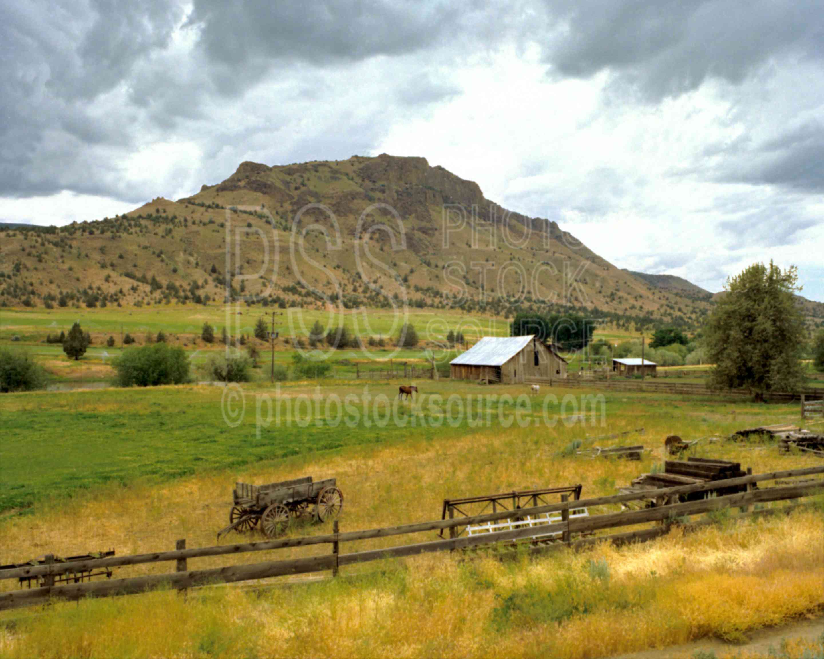 Barn and Wagon,barn,farm,horse,usas,barns