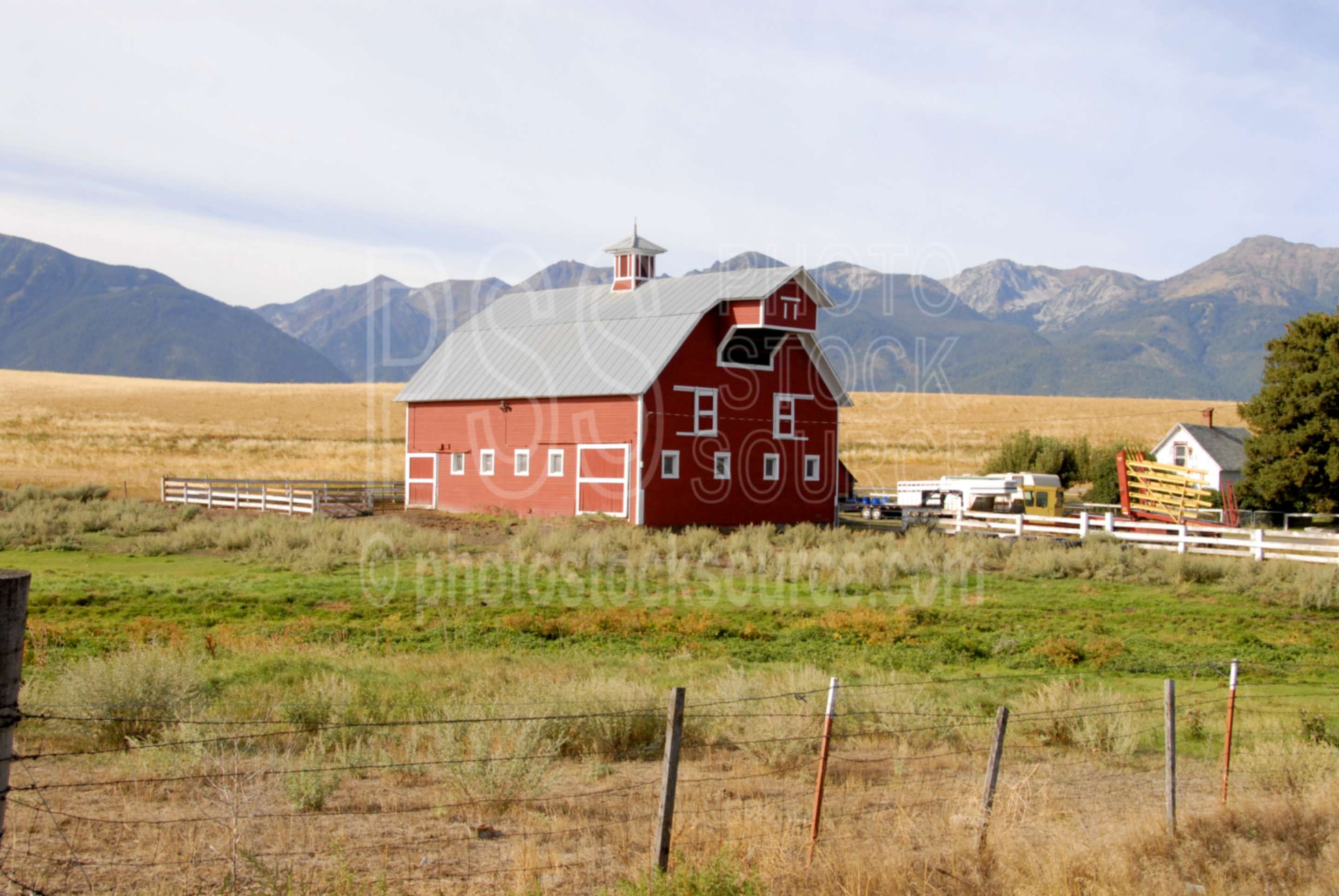 Red Barn,ranch,farm,mountains