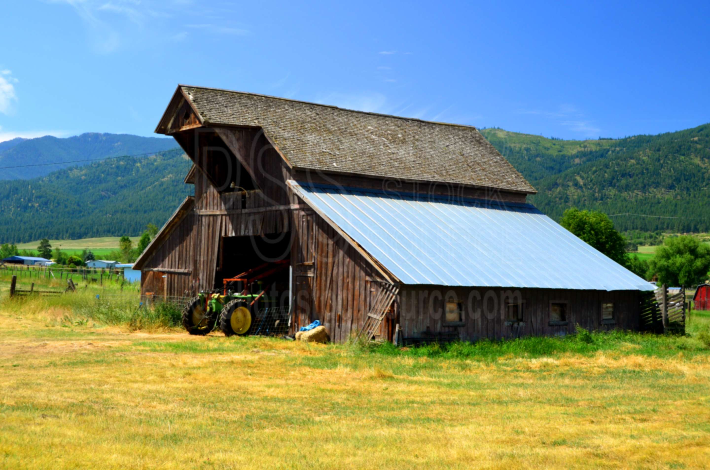 Red Barn,barn,rural,farm,ranch