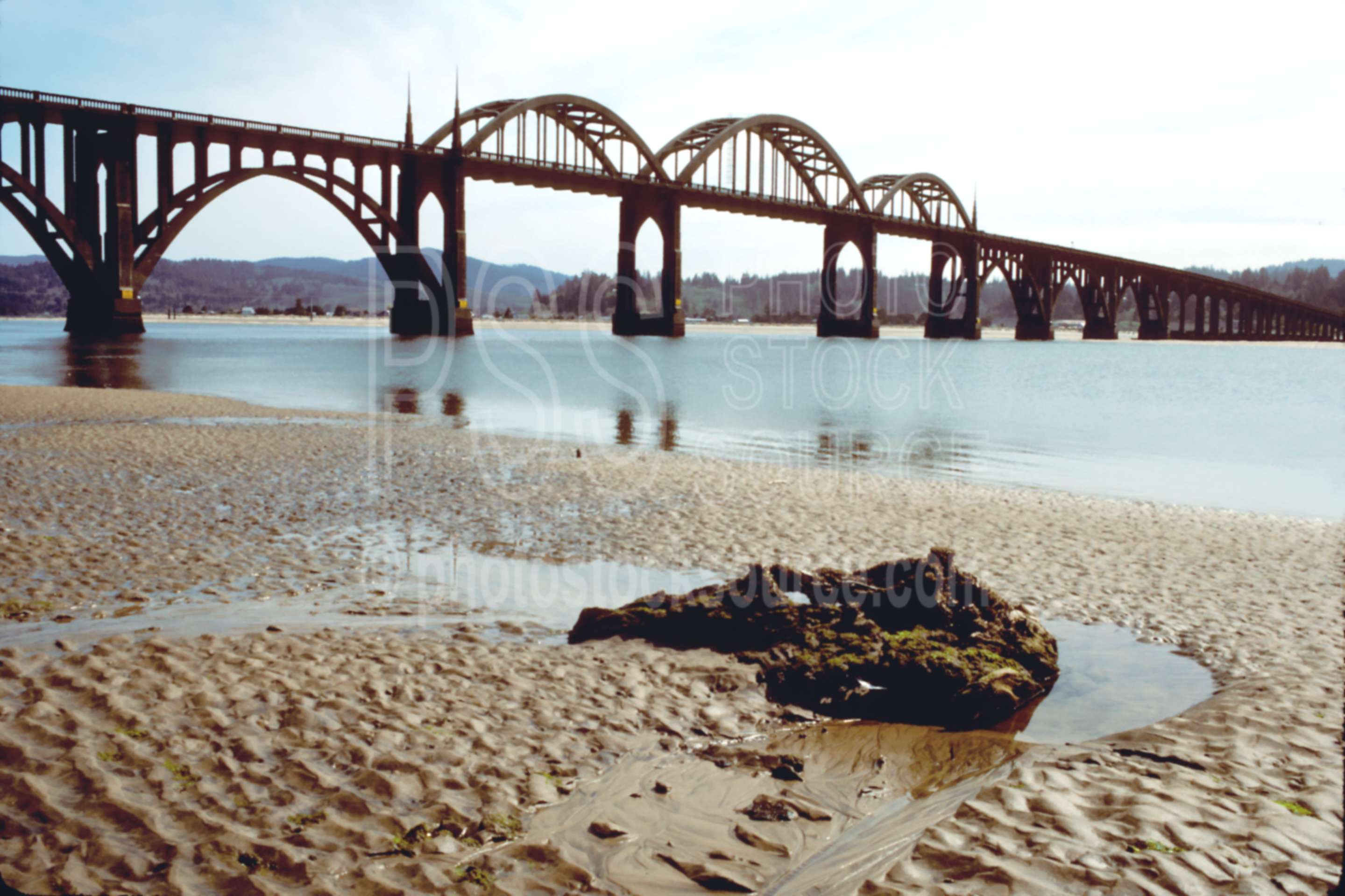 Old Waldport Bridge,alsea river,usas,lakes rivers,architecture,bridges