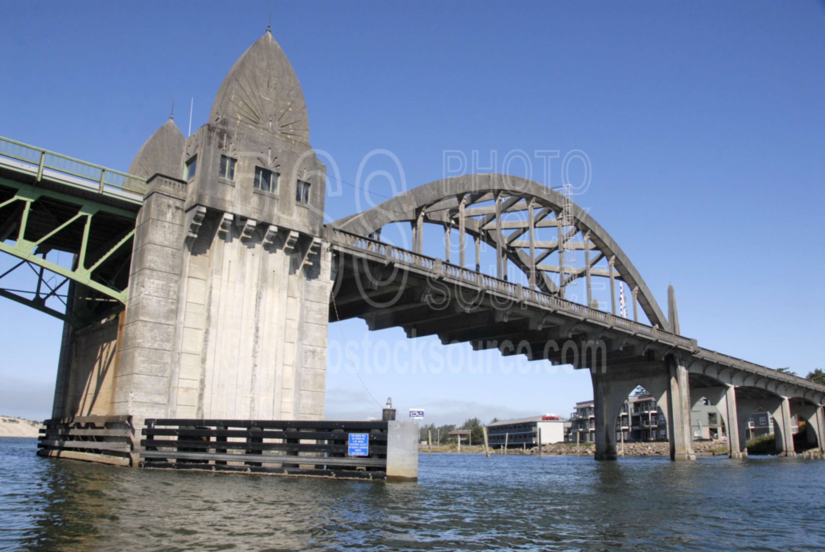 Siuslaw River Bridge,siuslaw river,bridge,lakes rivers,architecture,bridges