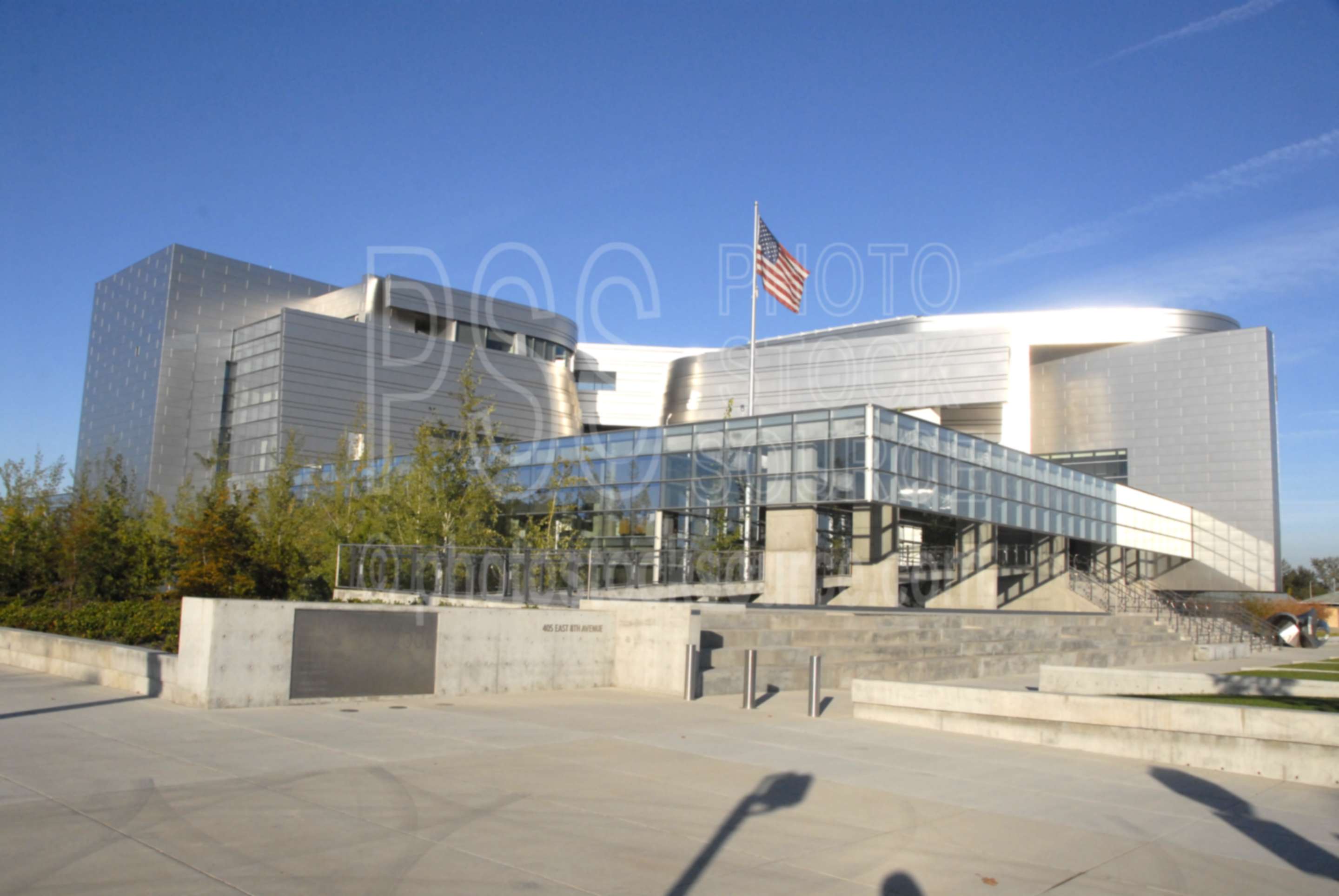 Wayne Morse Courthouse,titanium,art,metal,flag,reflections
