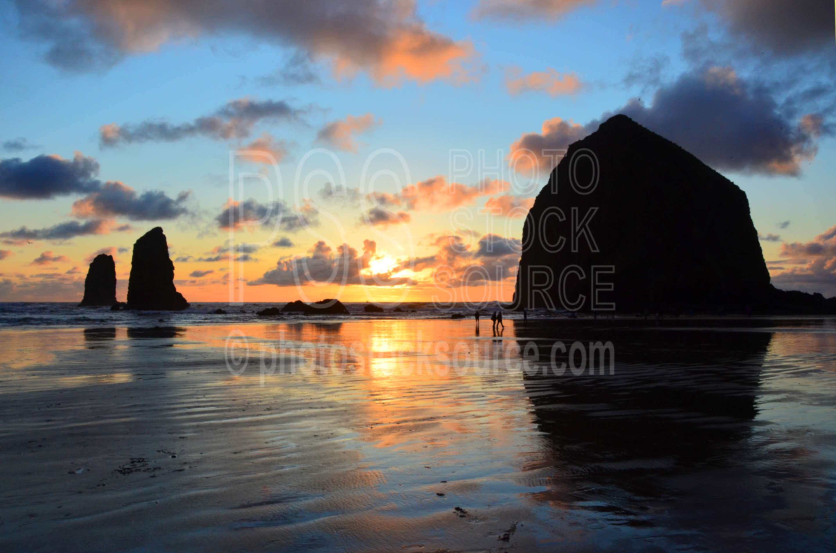 Haystack Rock,rocks,seastacks,coast,beach,clouds,sunset,haystack rock,the needles