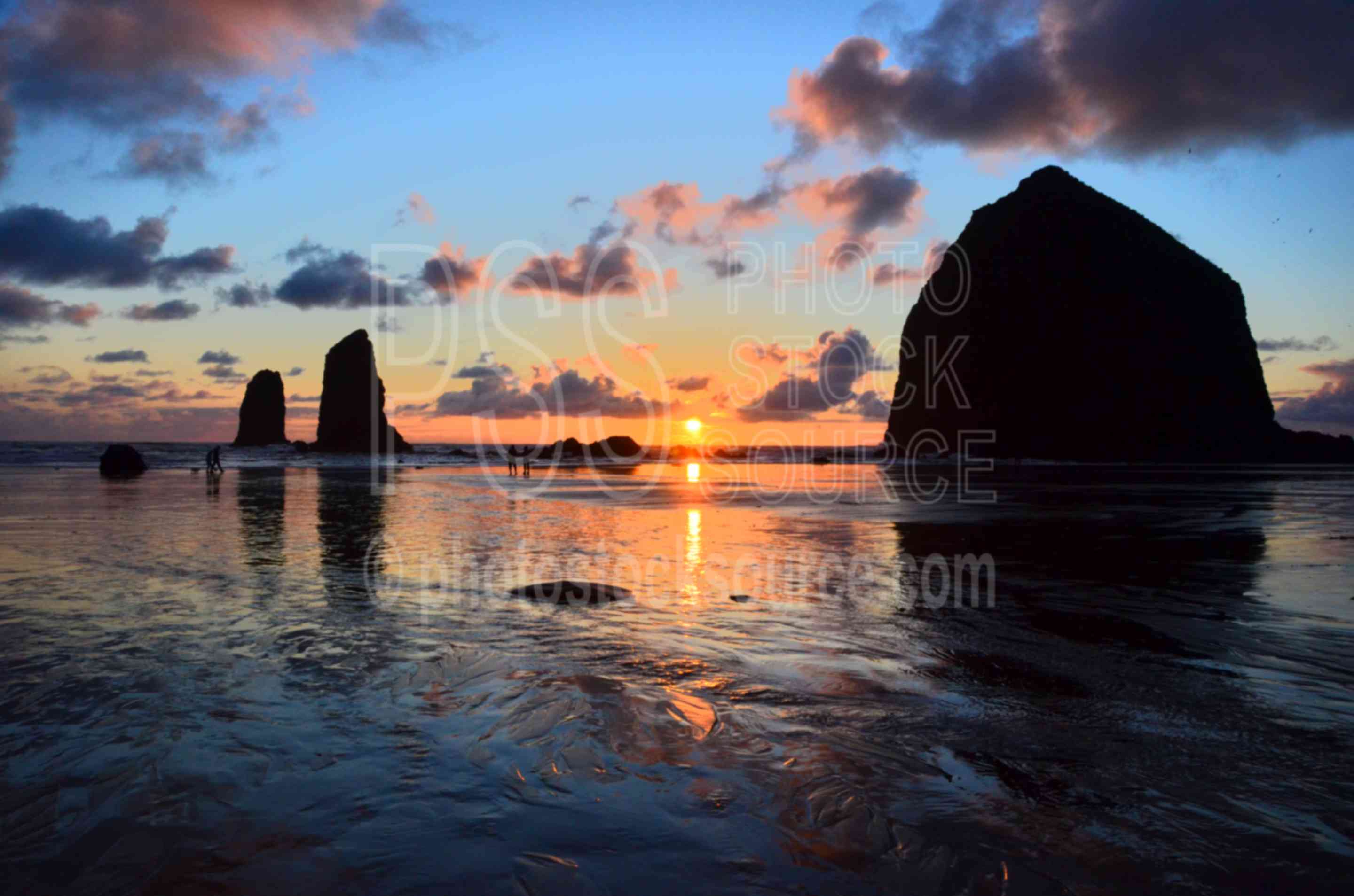 Haystack Rock,rocks,seastacks,coast,beach,clouds,sunset,haystack rock,the needles