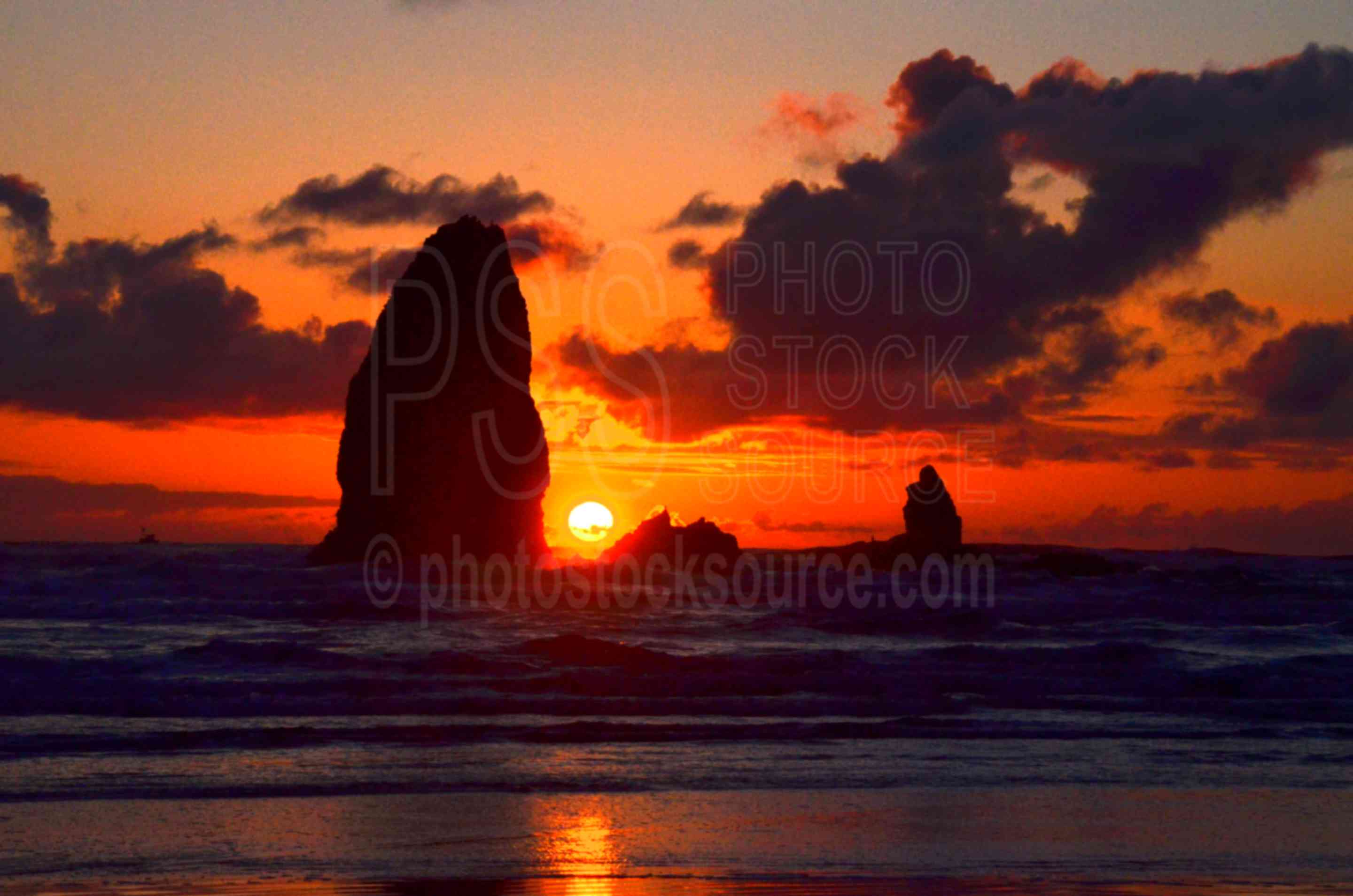 The Needles at Sunset,rocks,seastacks,coast,beach,clouds,sunset,haystack rock,the needles