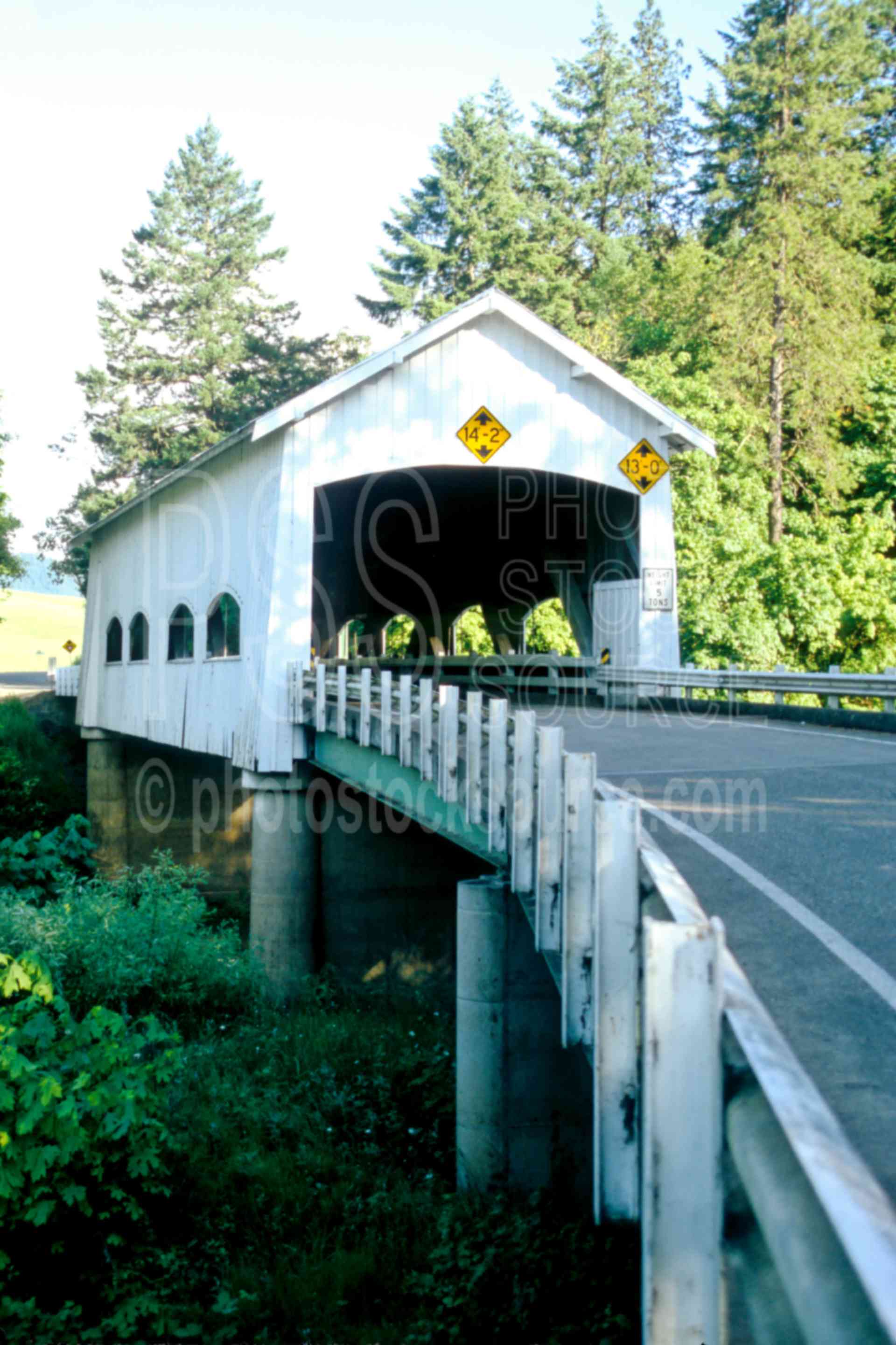 Rochester Covered Bridge,calapooya river,covered bridge,usas,lakes rivers,architecture,bridges