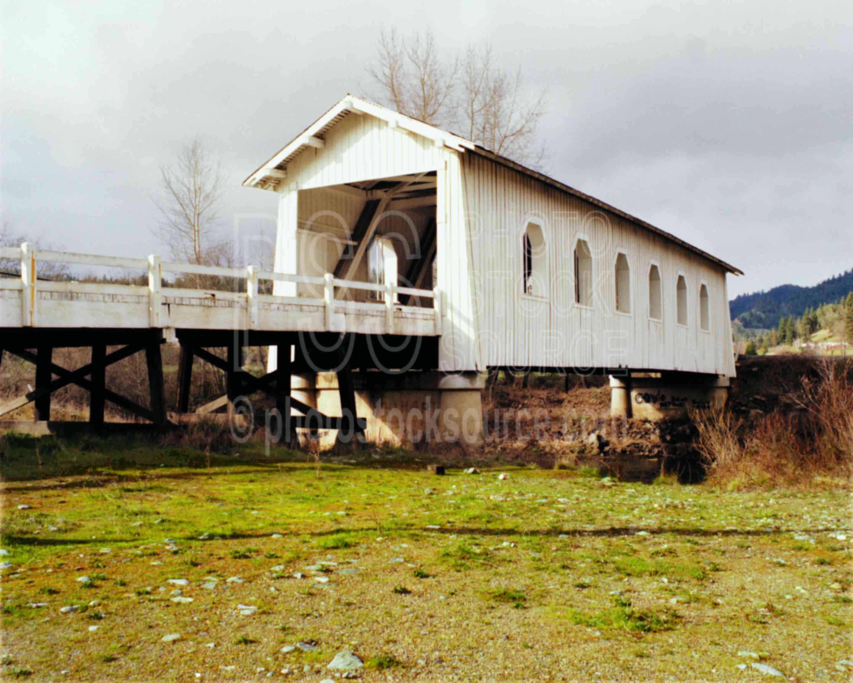 Covered Bridge,river,usas,lakes rivers,architecture,bridges