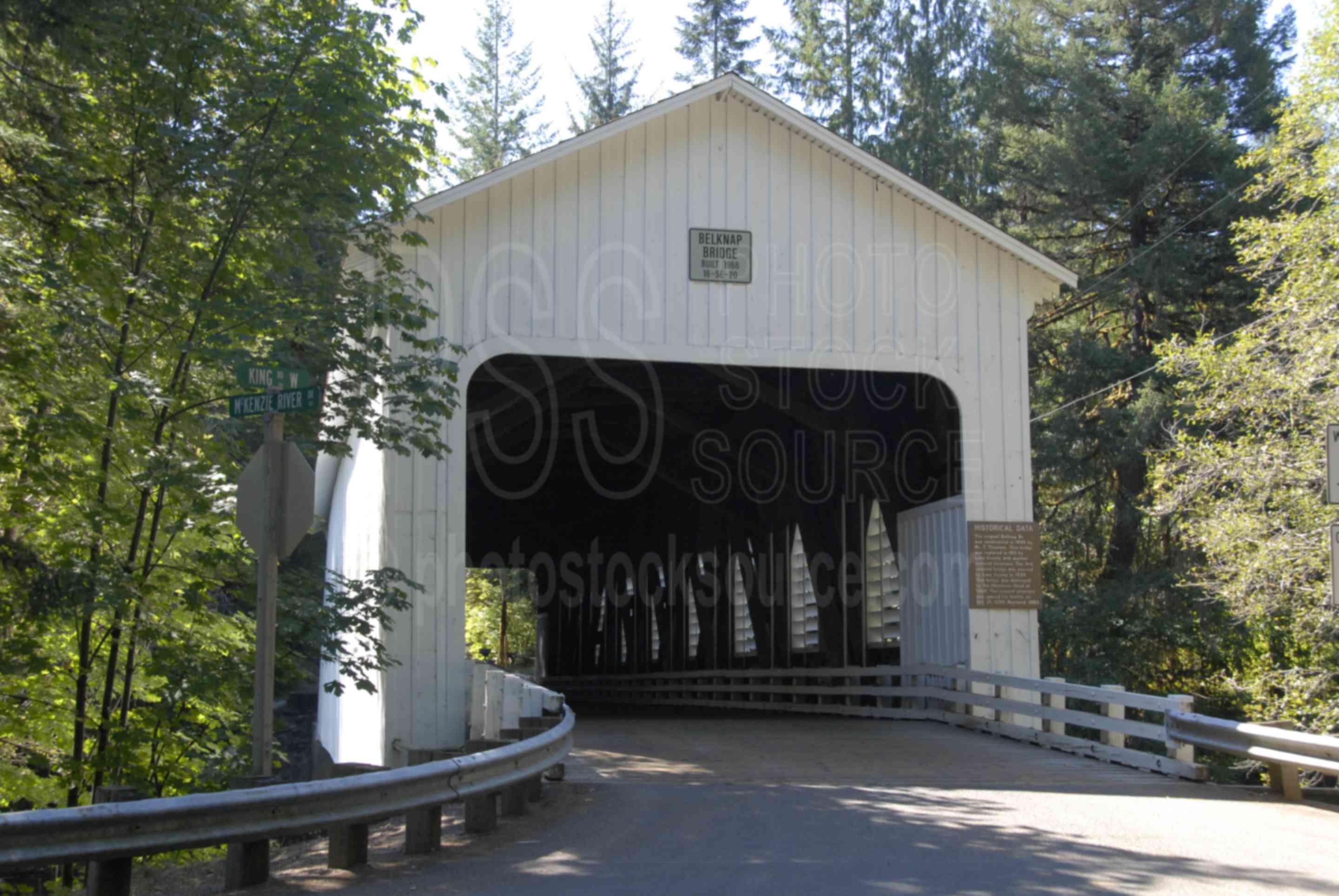 Belknap Bridge,mckenzie river,covered bridge,lakes rivers,architecture,bridges