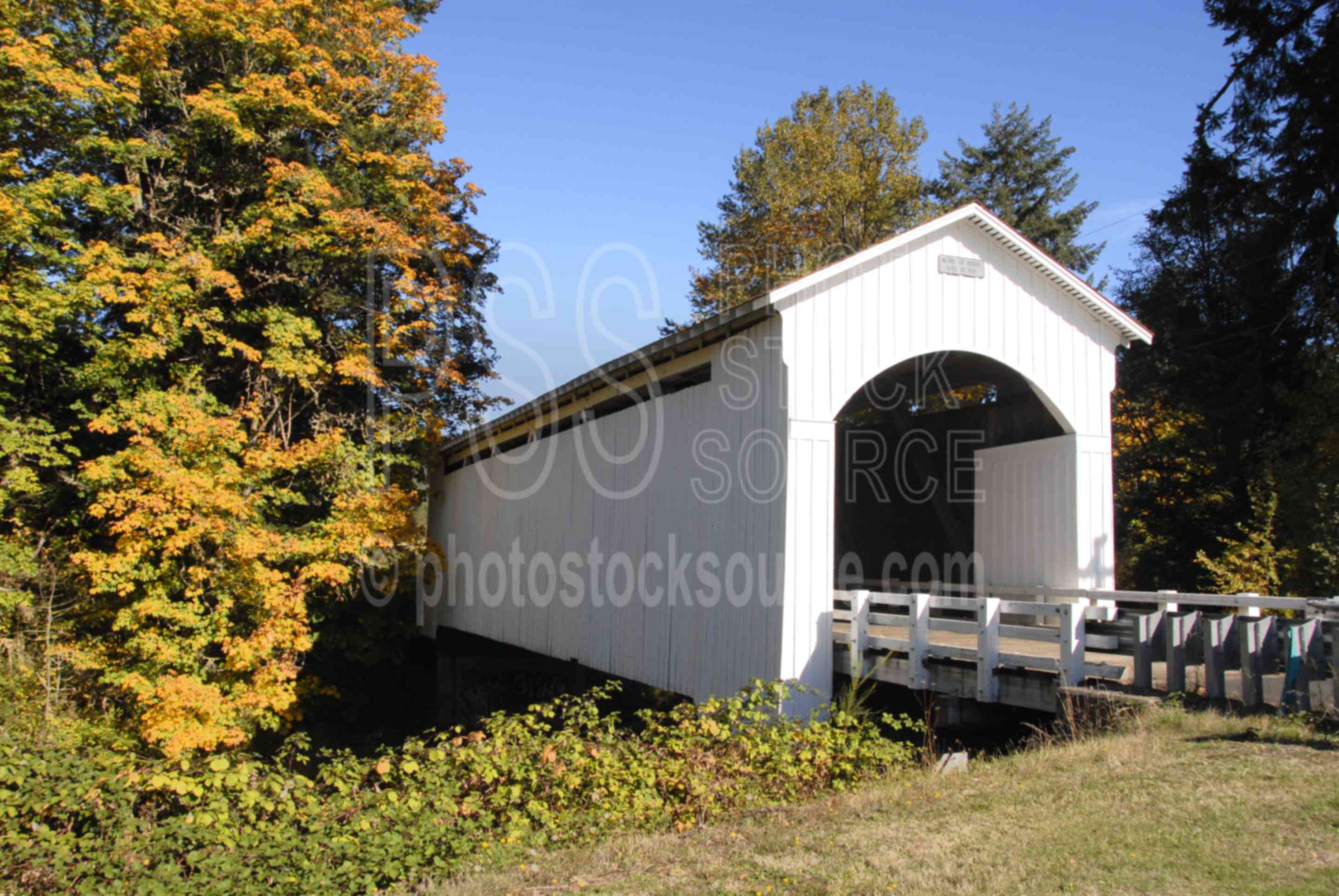 Mosby Creek Bridge,covered bridge,architecture,bridges