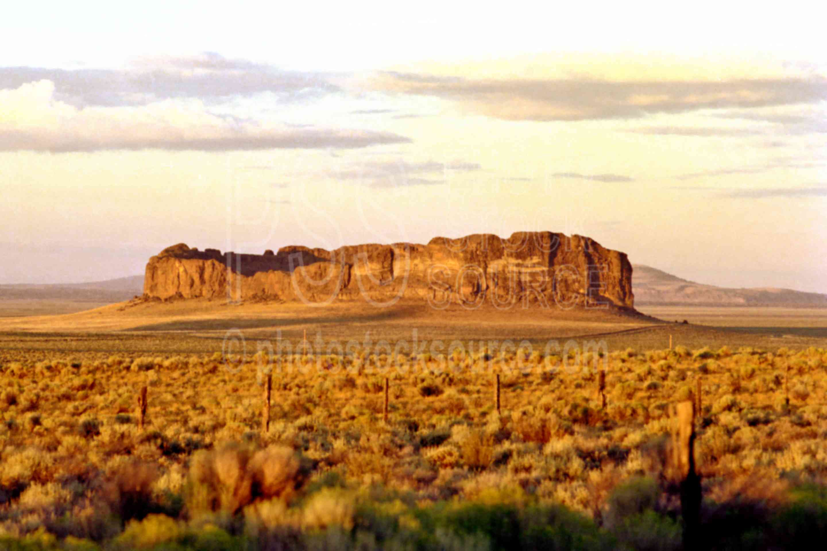 Fort Rock at Sunset,fort rock,sunset,volcano,usas