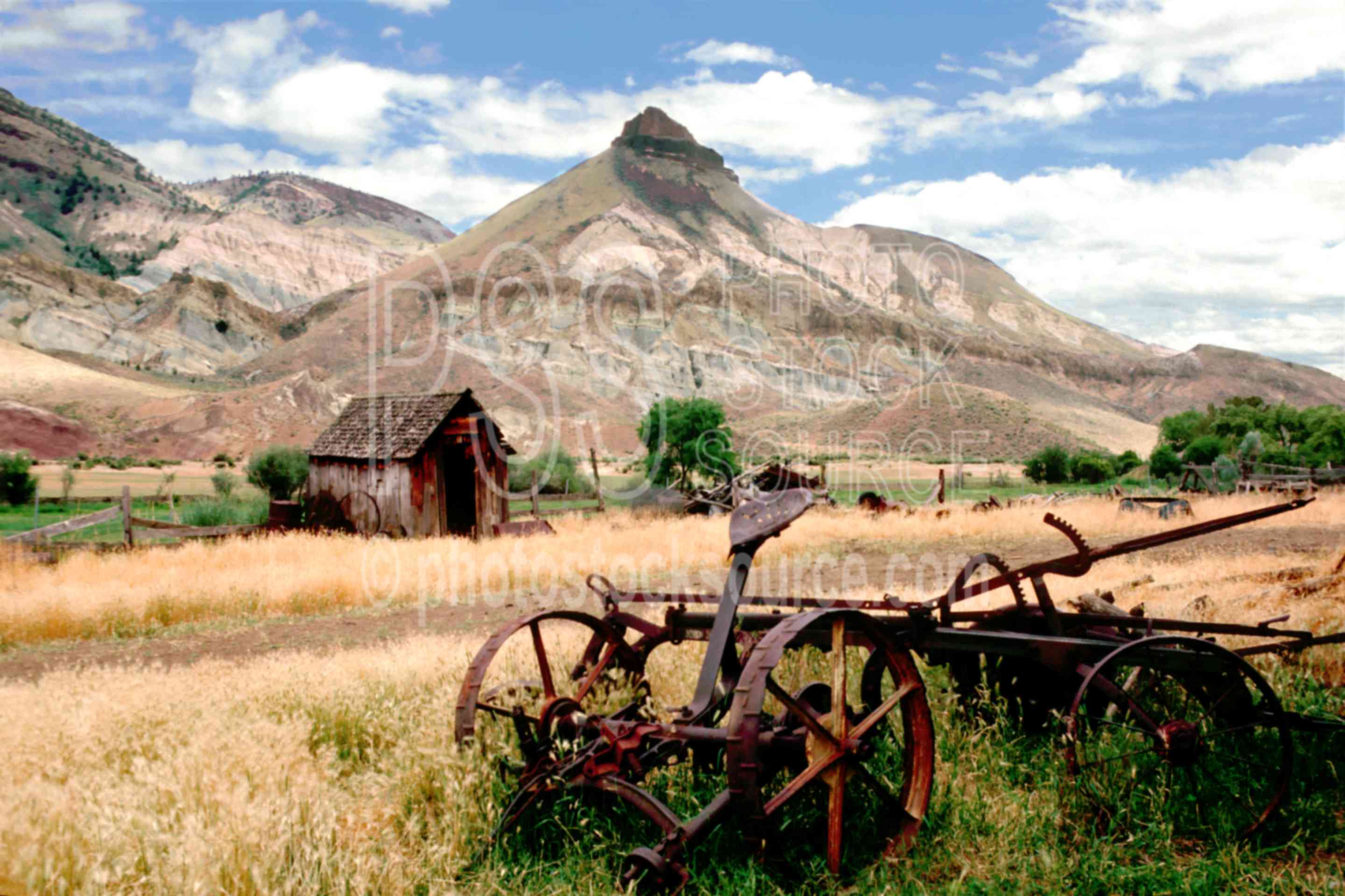 Sheep Rock,farm,john day river,rake,river,usas,lakes rivers,farms