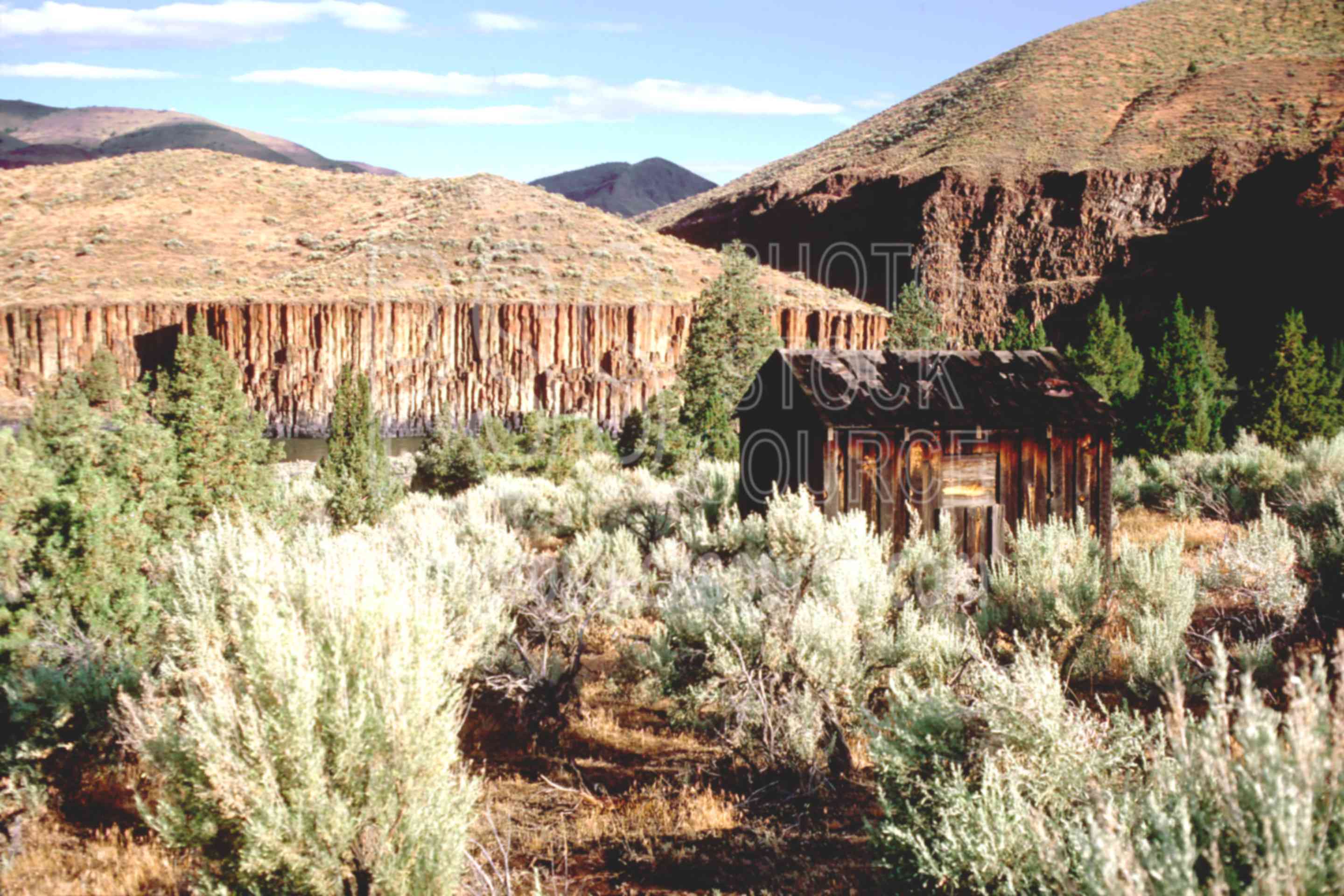 John Day River Shack,gorge,john day river,shack,usas,lakes rivers