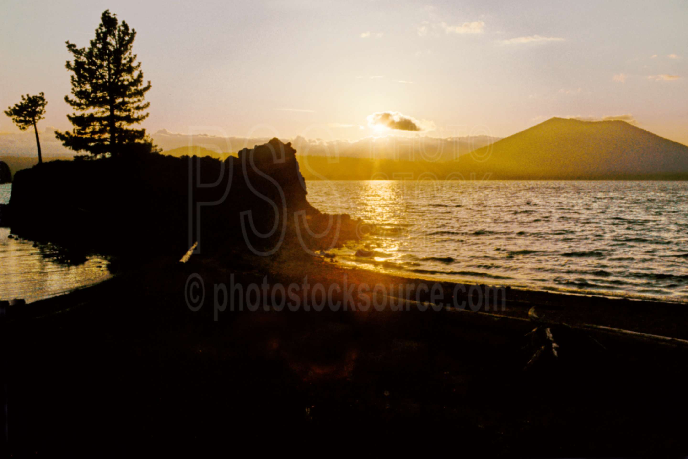 Davis Lake Sunset,sunset,davis lake,usas,lakes rivers