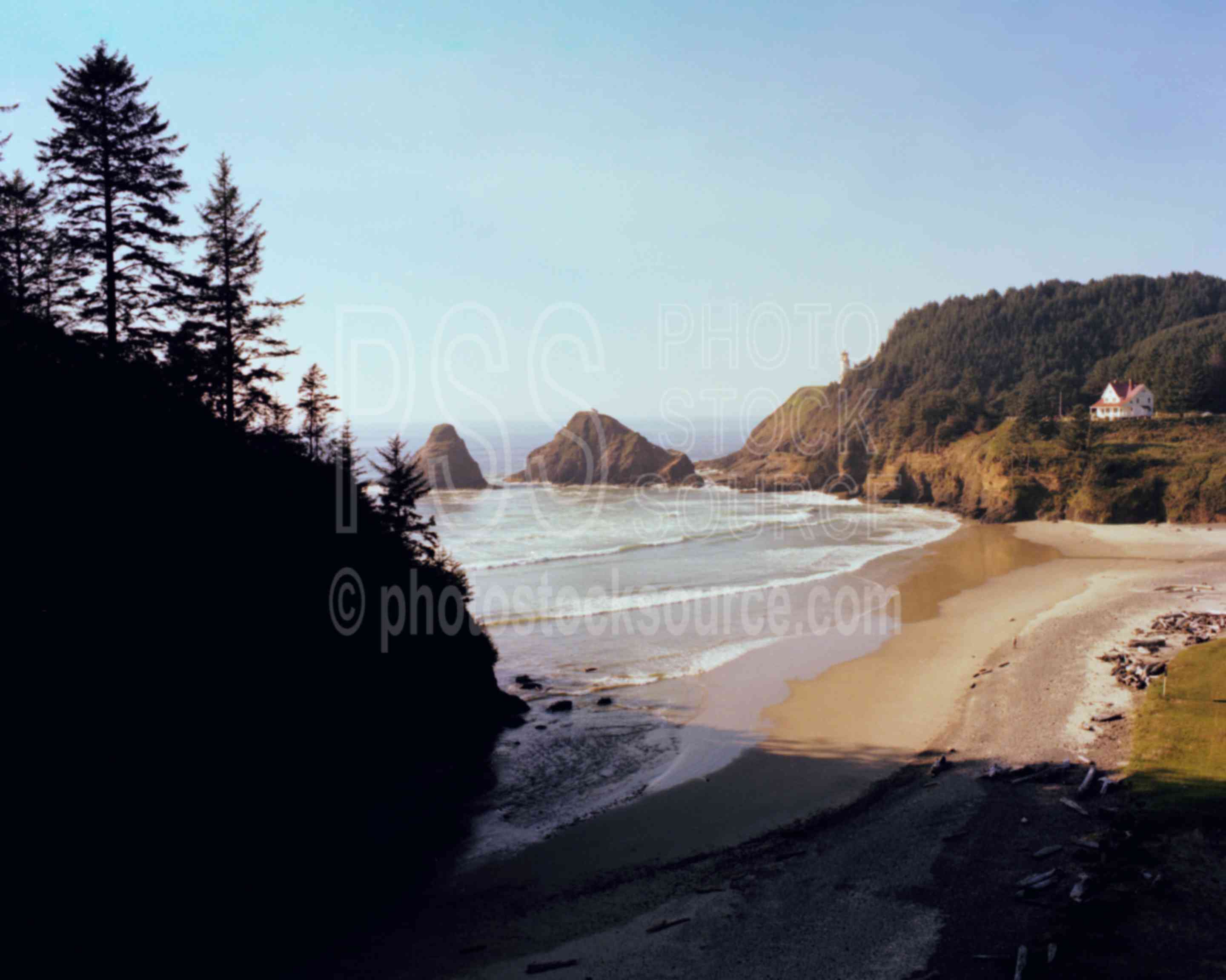 Heceta Head,beach,cliff,house,lighthouse,usas,architecture,seascapes,coast,lighthouses