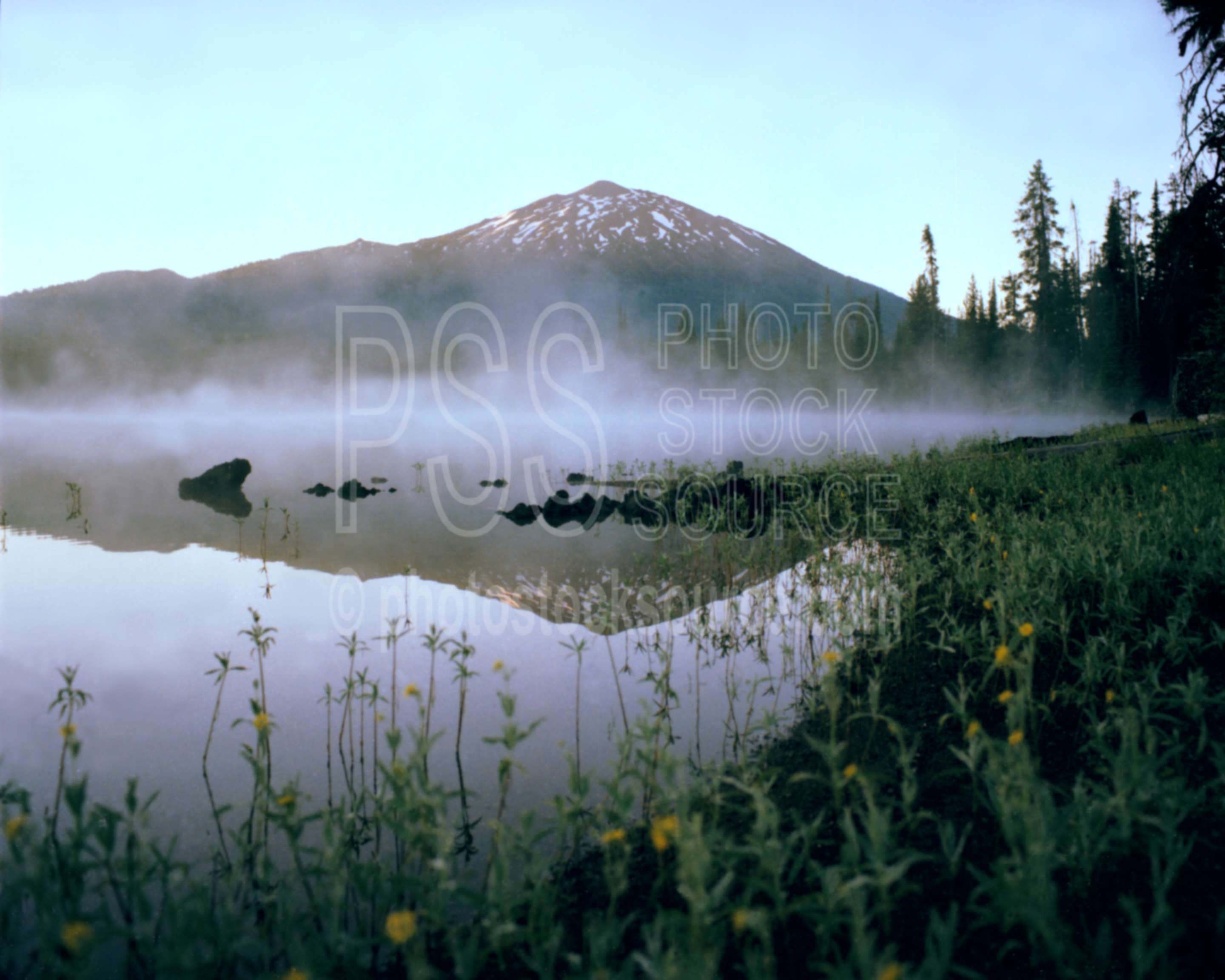 Mt. Bachelor and Mist,lake,mist,morning,mt. bachelor,sparks lake,sunrise,mount,usas,lakes rivers,mountains