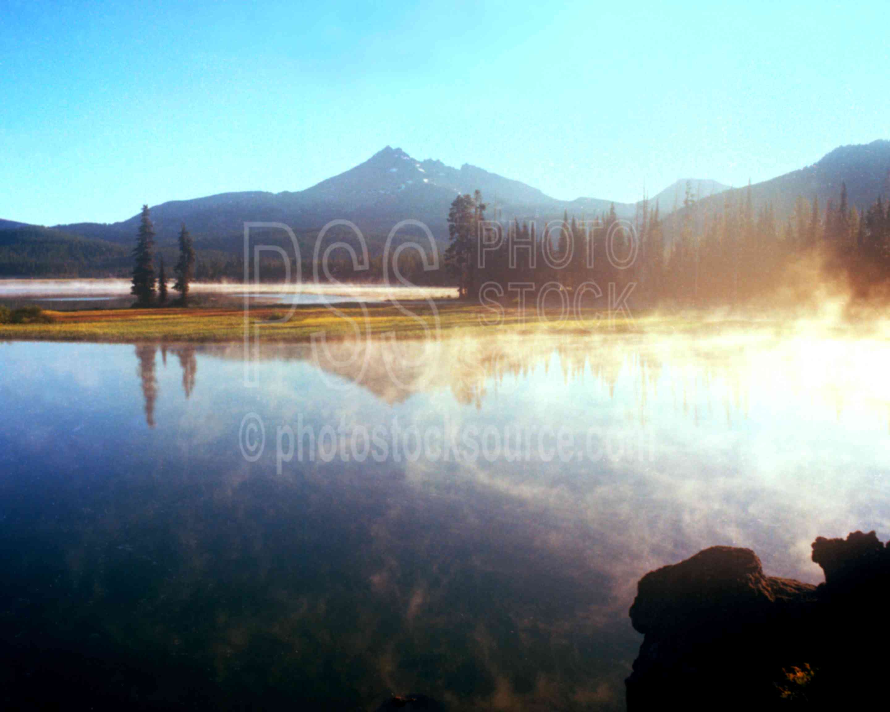 Broken Top at Sunrise,broken top,lake,mist,morning,sparks lake,sunrise,usas,lakes rivers,mountains