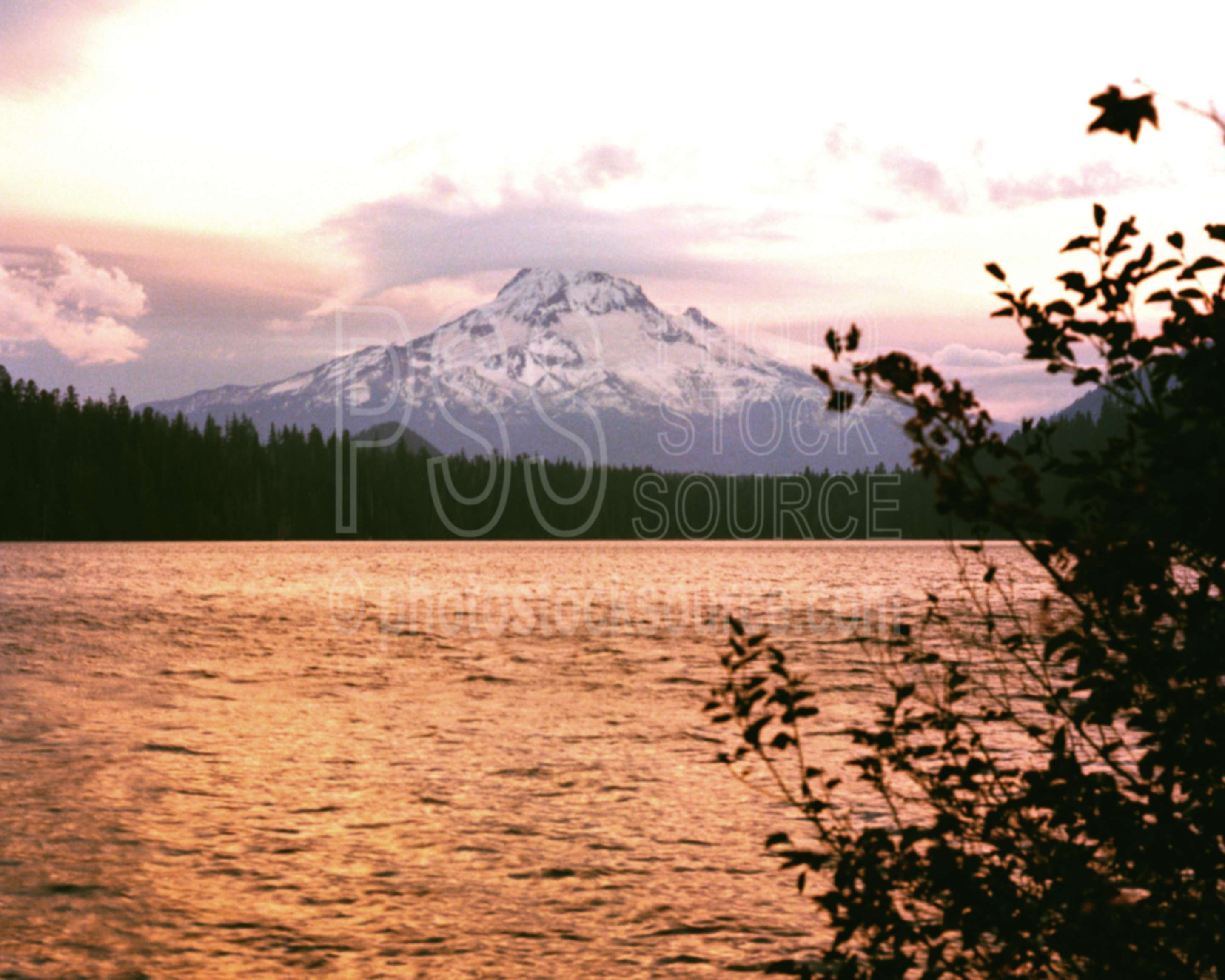 Mt. Hood Lost Lake,dusk,lost lake,mt. hood,mount,usas,lakes rivers,mountains