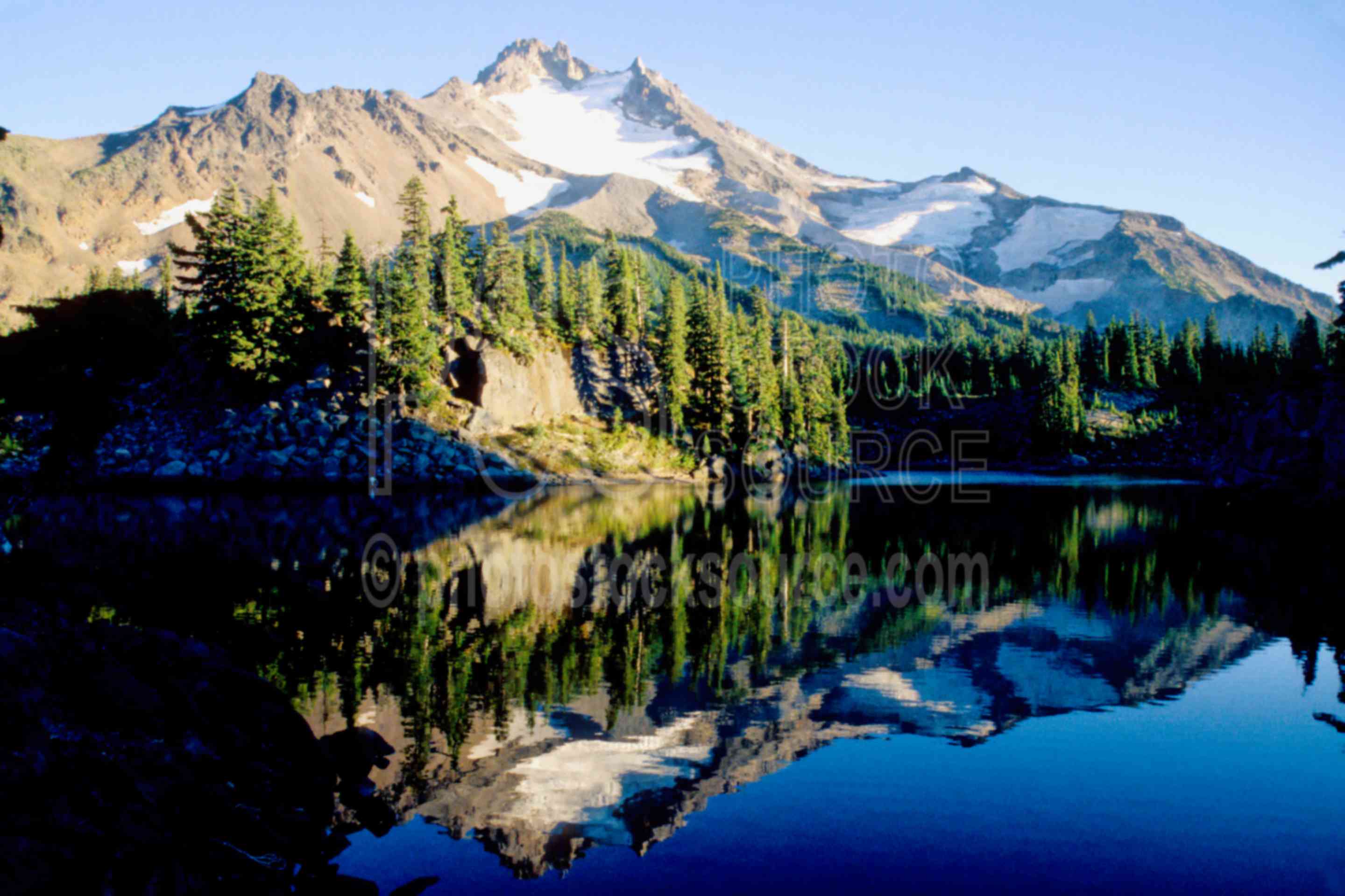 Mt. Jefferson, Bays Lake,mt. jefferson,bays lake,lake,sunset,mount,usas,lakes rivers,mountains