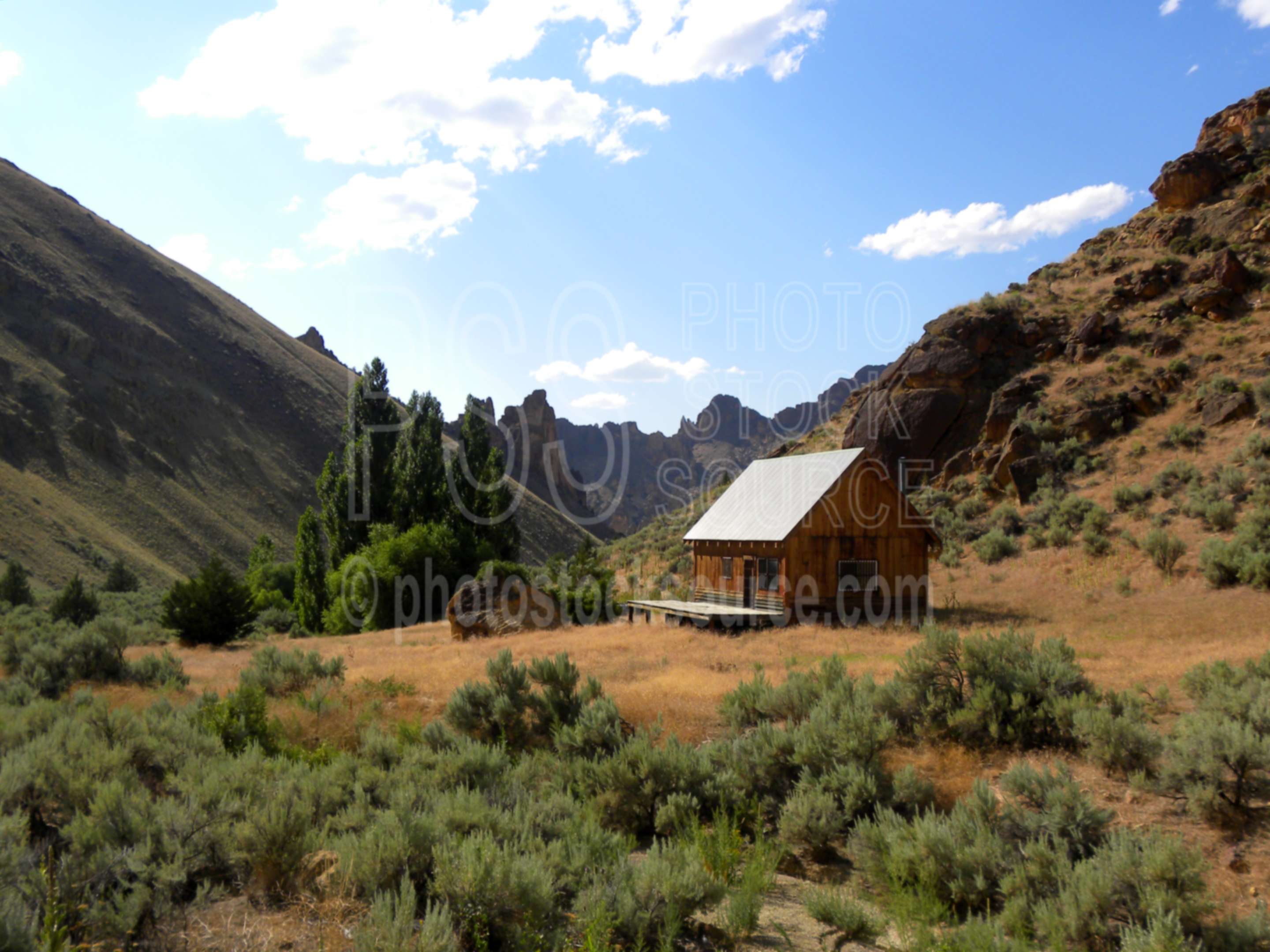 Leslie Gulch Cabin,desert,gulch,valley,gorge,rocks,formations,house,dwelling