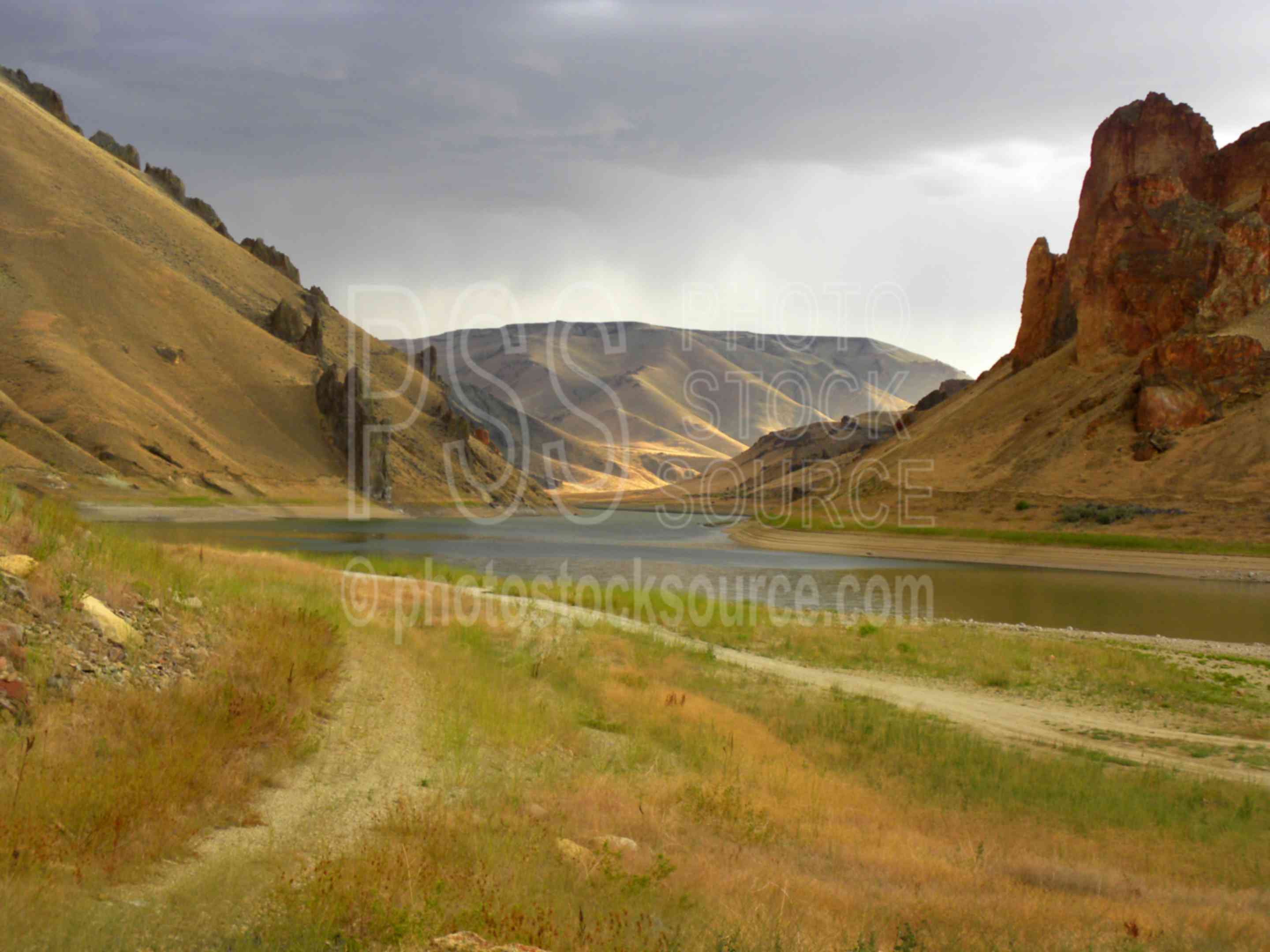 Owyhee River Gorge,desert,gulch,valley,gorge,rocks,formations,reservoir,lake,water,river,owyhee