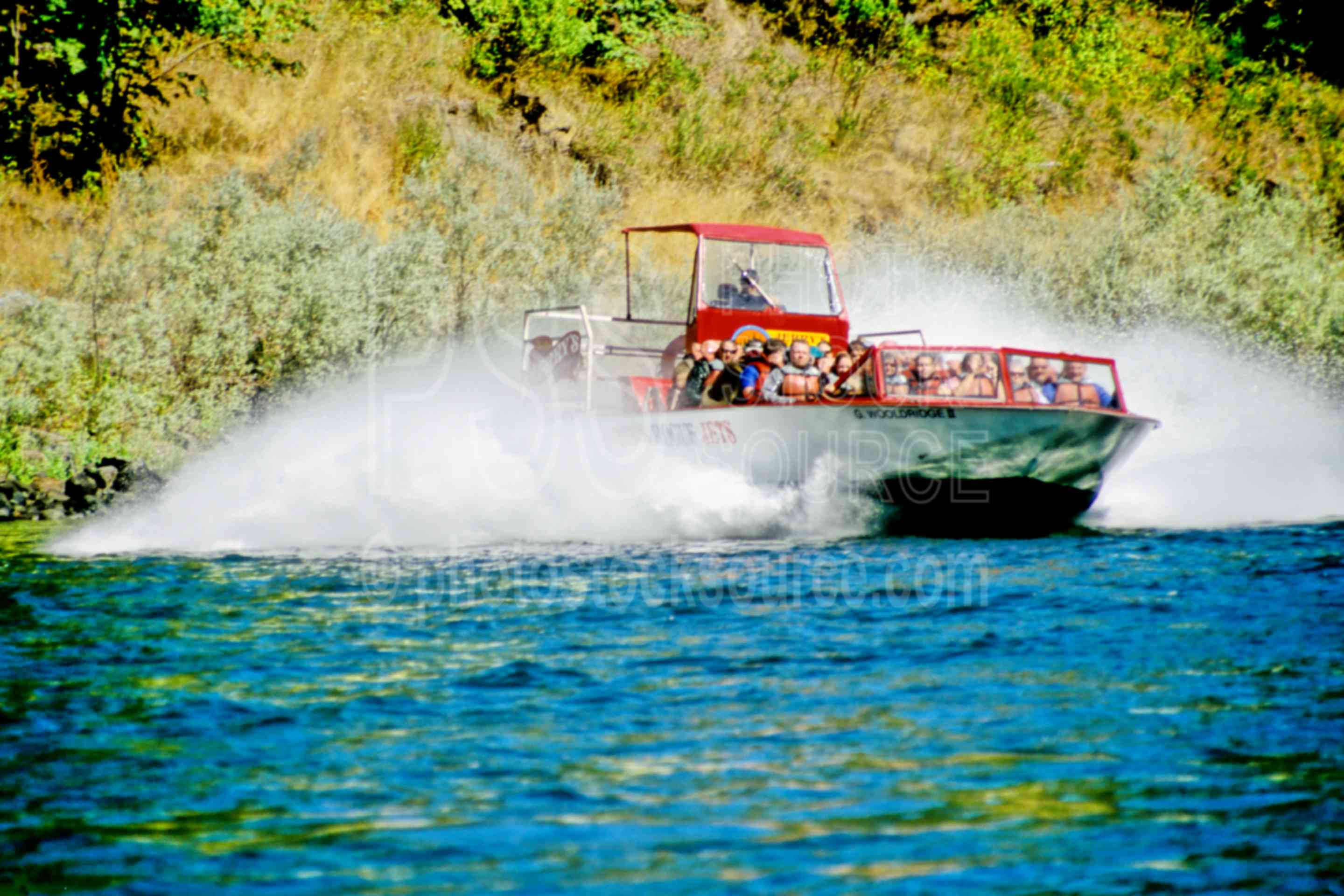 Rogue River Jet Boat,jet boat,rapids,river,usas,lakes rivers,boats