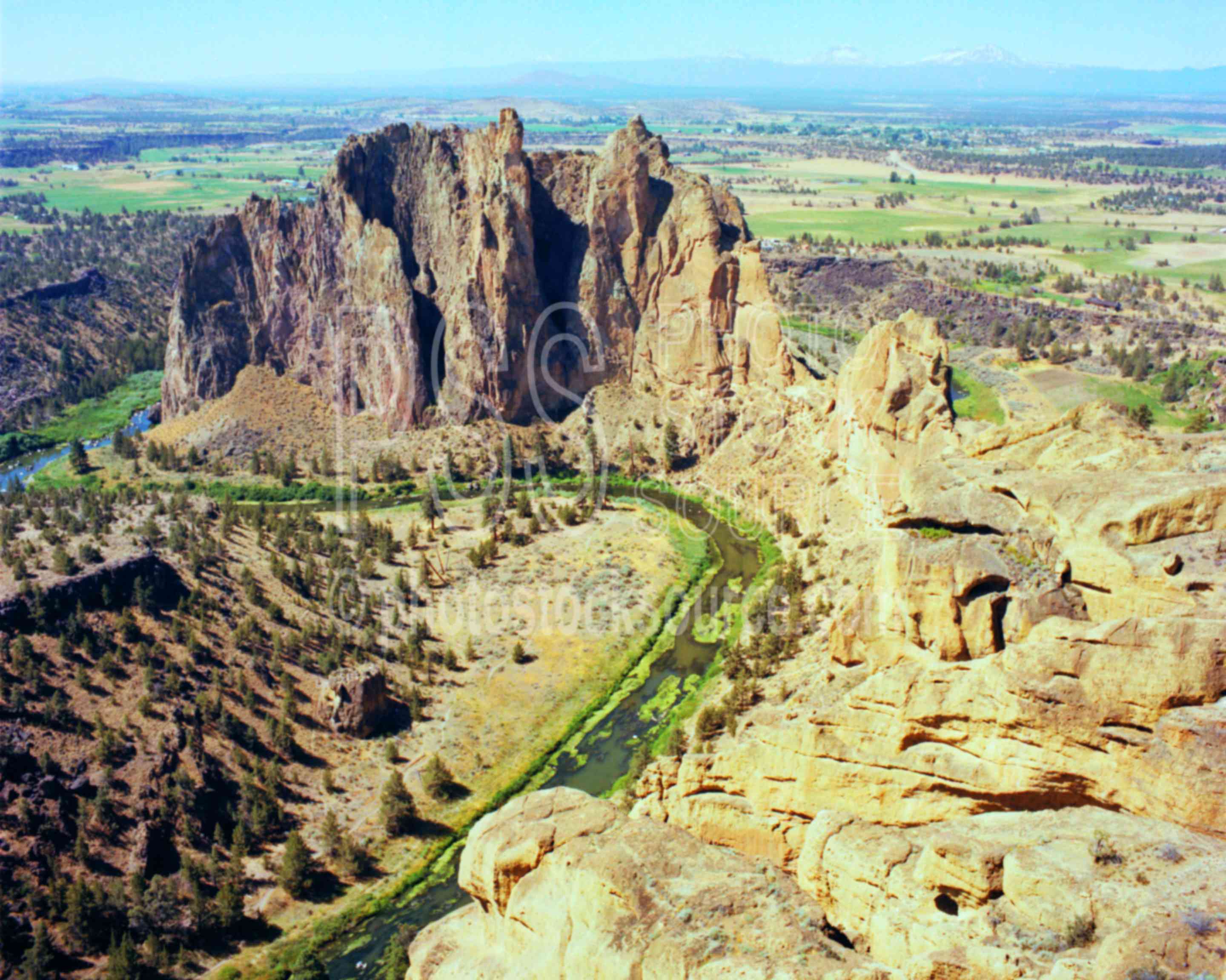 Smith Rocks,crooked river,river,smith rock,usas,lakes rivers