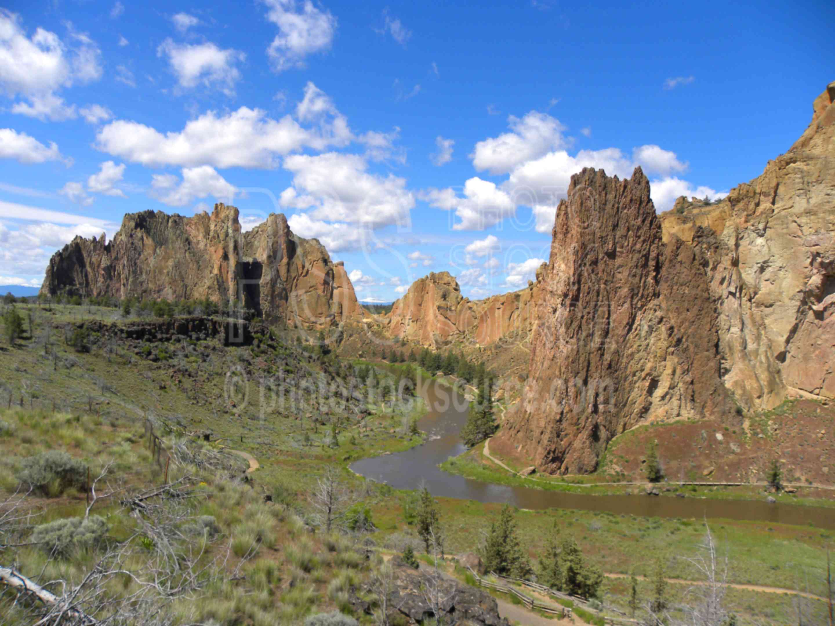 Smith Rocks State Park,crooked river,rocks,climbing,rock climbing,panorama