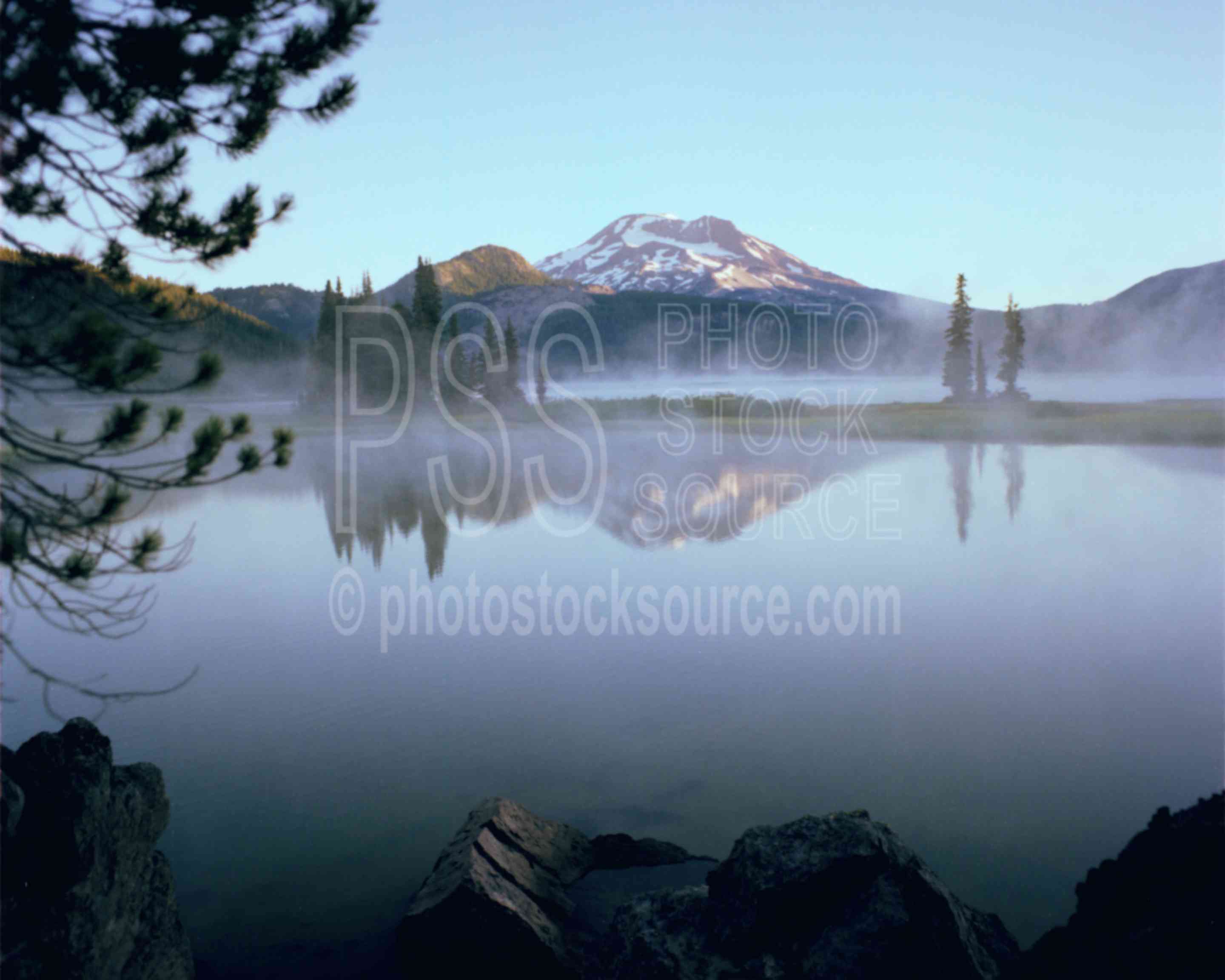 South Sister and Mist,lake,mist,morning,south sister,sparks lake,sunrise,usas,lakes rivers,mountains