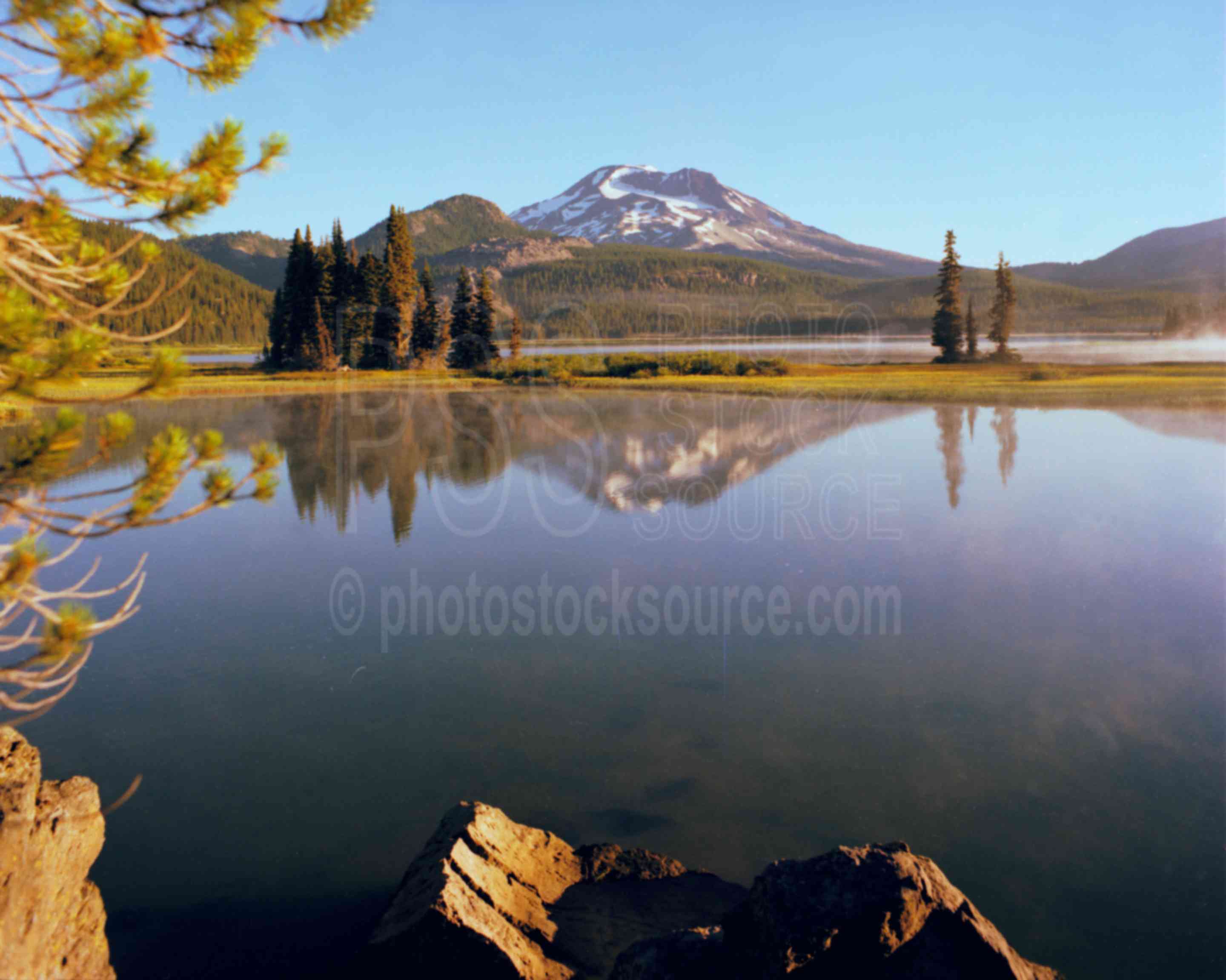 South Sister at Sunrise,lake,mist,morning,south sister,sparks lake,sunrise,usas,lakes rivers,mountains