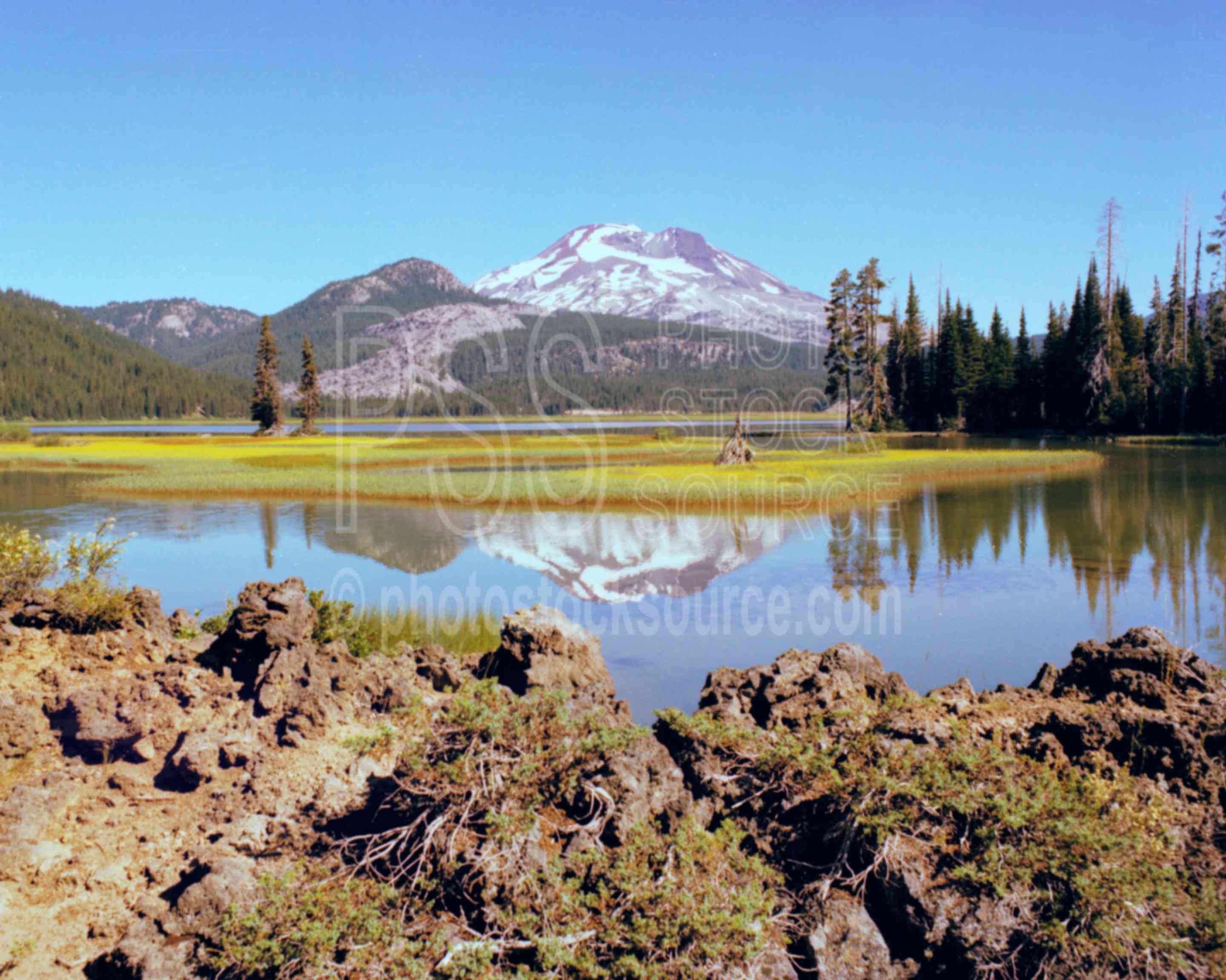 South Sister on Sparks Lake,lake,morning,reflection,south sister,sparks lake,usas,lakes rivers,mountains