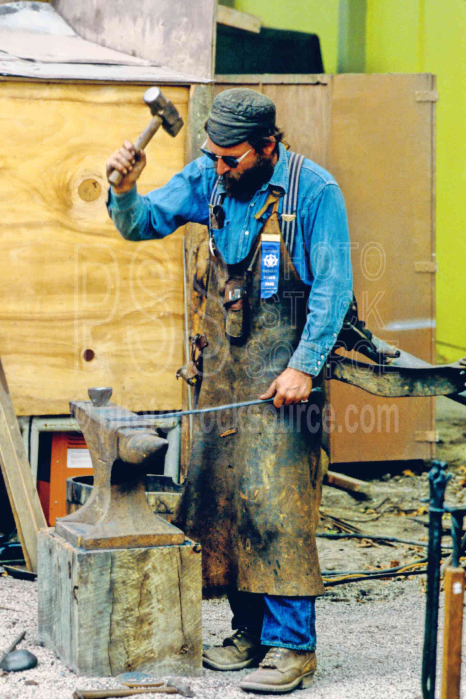 Blacksmith,work,worker,hammer,anvil,tools instruments